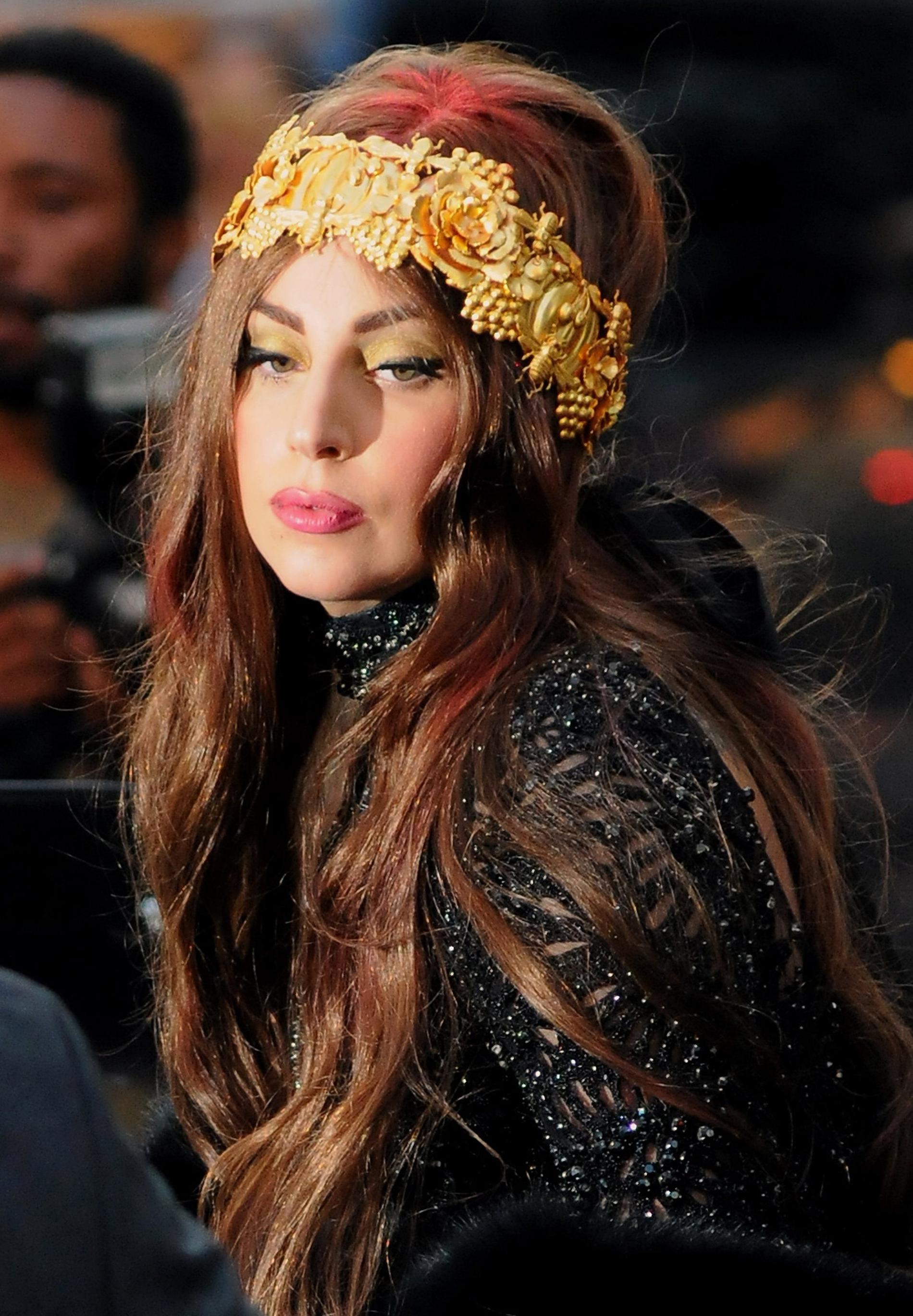 Gaga funderar lite Hej hej