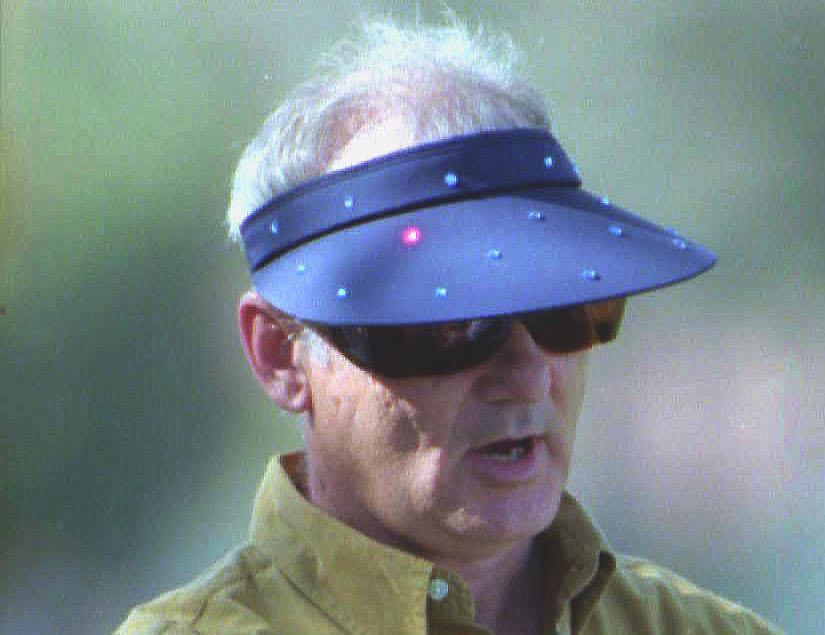 Solkepsen  Självklart skyddar sig Murray mot livsfarlig strålning med hjälp av golfkepsen