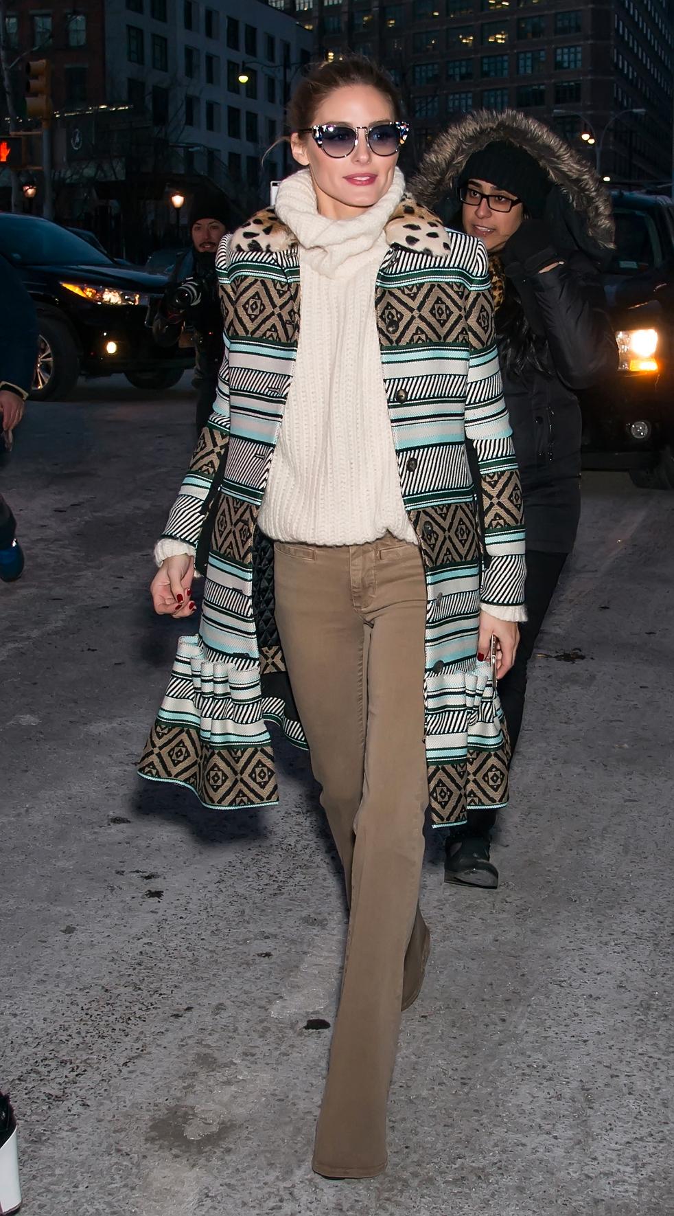 Olivia Palermo Olivia Palermo gjorde en storslagen entré i sann 70-talsanda inför Diane Von Furstenbergs visning under New Yorks fashion week. Gillar du looken finns det liknande alternativ nedan.