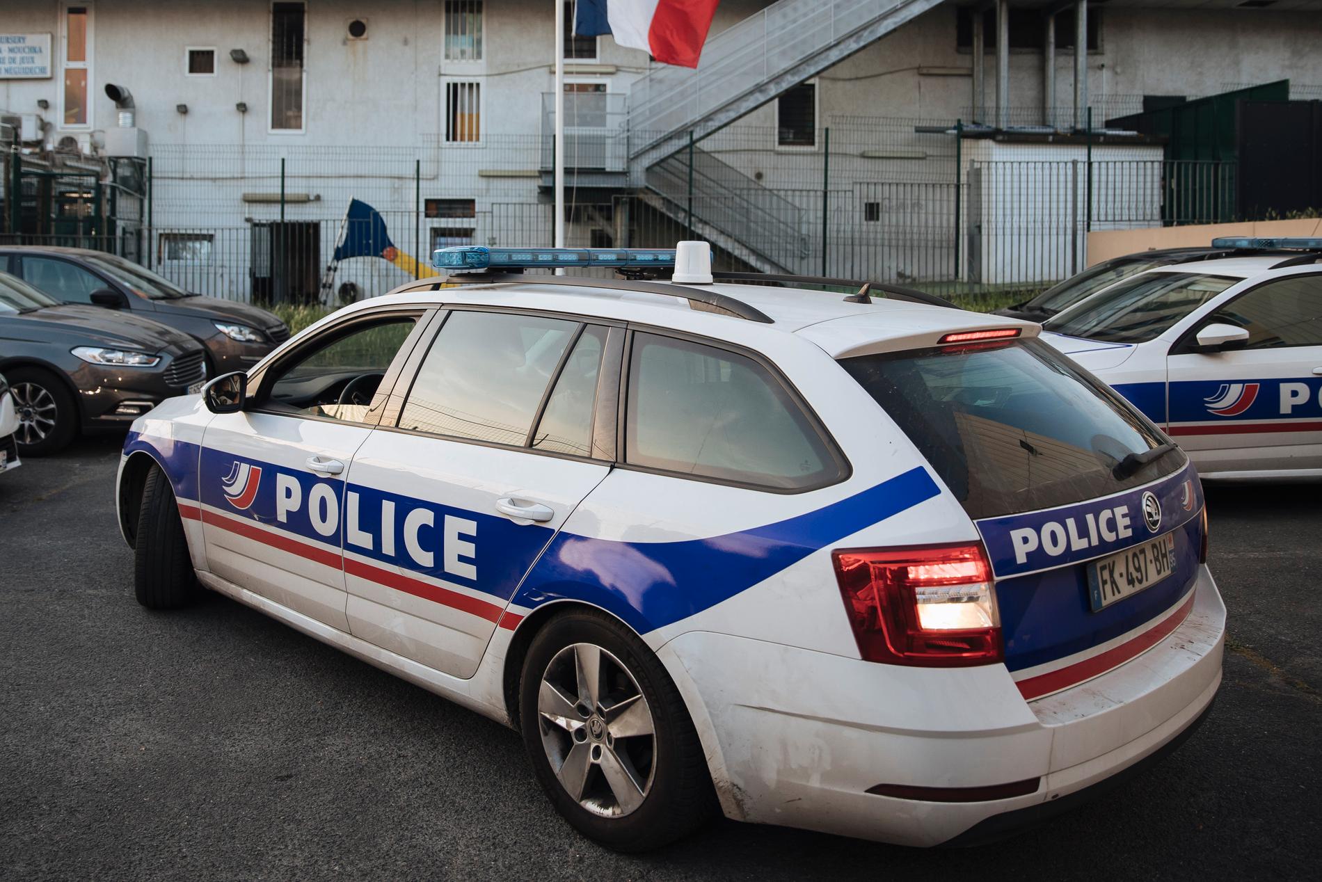 Arkivbild på fransk polisbil. 