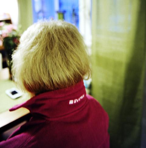 ”Gjorde något idiotiskt” 64-åriga britt fick barnpornografi skickat till sig av en 43-årig man i Borlänge. Nu anklagas hon för barnpornografibrott.
