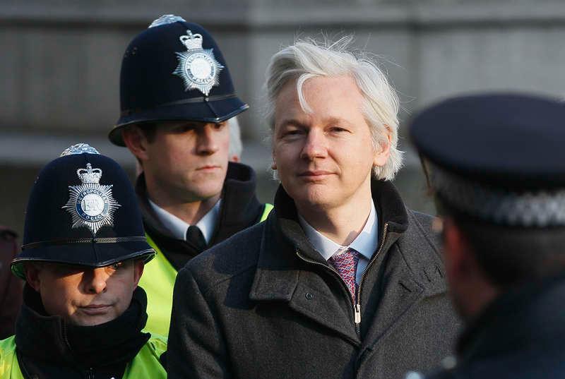 Lång väntan I dag togs beslutet att Julian Assange ska överlämnas till Sverige.
