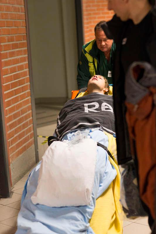 Christian Engstrand kollapsade i omklädningsrummet efter segermatchen mot Färjestad. Han fördes till Centralsjukhuset i Karlstad där han fick stanna under natten för observation.