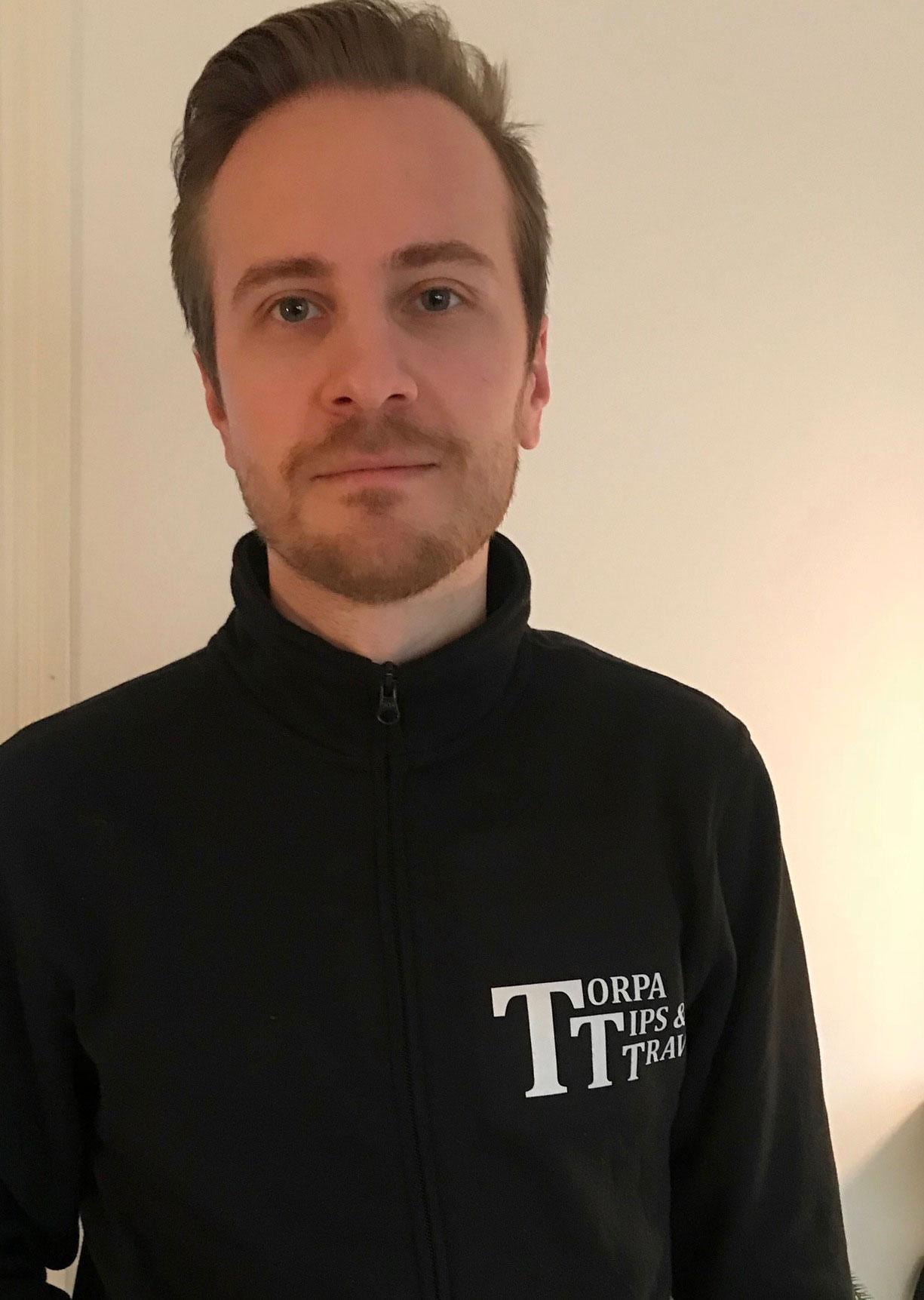 Micke Olsson som driver butiken Torpa Tips & Trav med sin familj.