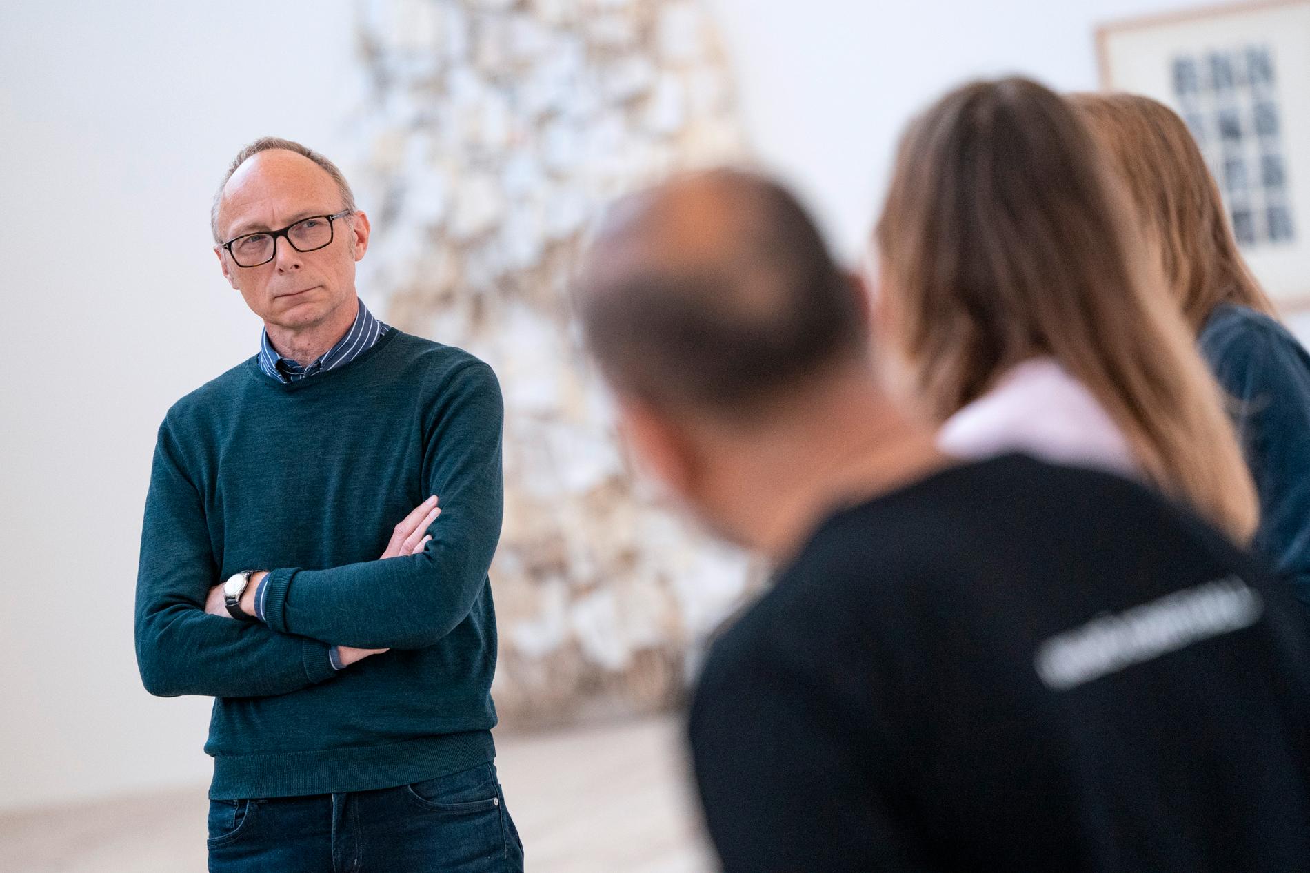 Mats Stjernstedt, chef för Malmö Konsthall, upplever inte att det ifrågasatta samarbetet rör sig om "artwashing" - ett begrepp som innebär att företag eller regimer investerar i konst som ett sätt att tvätta sitt varumärke och sammankopplas med något positivt.