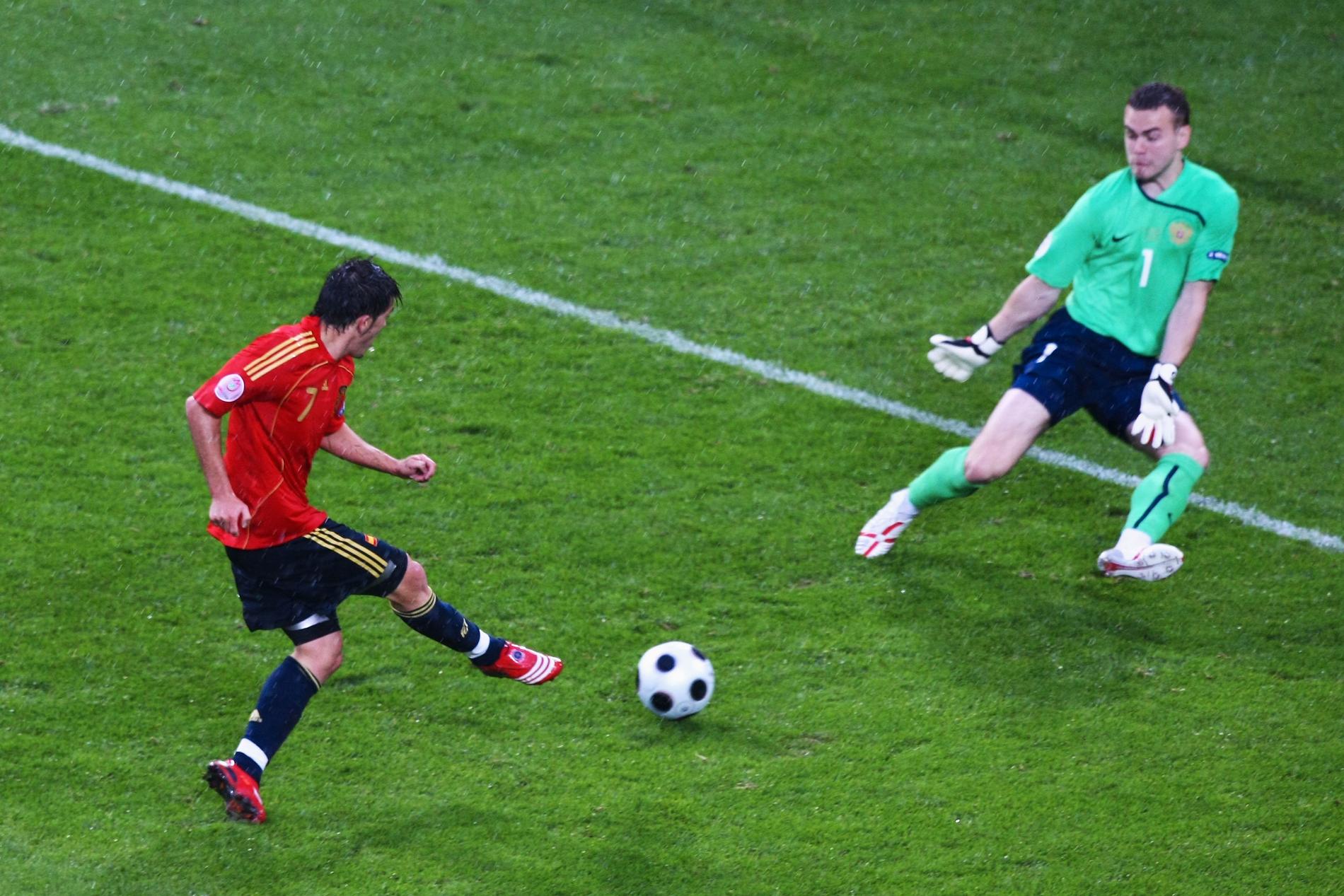 Spaniens David Villa är den spelare som senast gjorde hattrick i ett EM när han stänkte in tre bollar mot Ryssland 2008. 