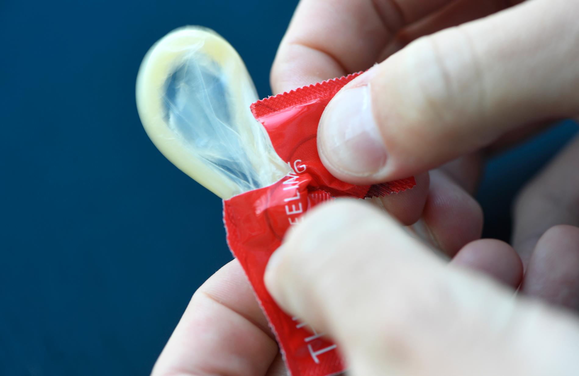 Kondom förblir det säkraste sättet att skydda sig mot sexuellt överförbara sjukdomar som klamydia och gonorré.