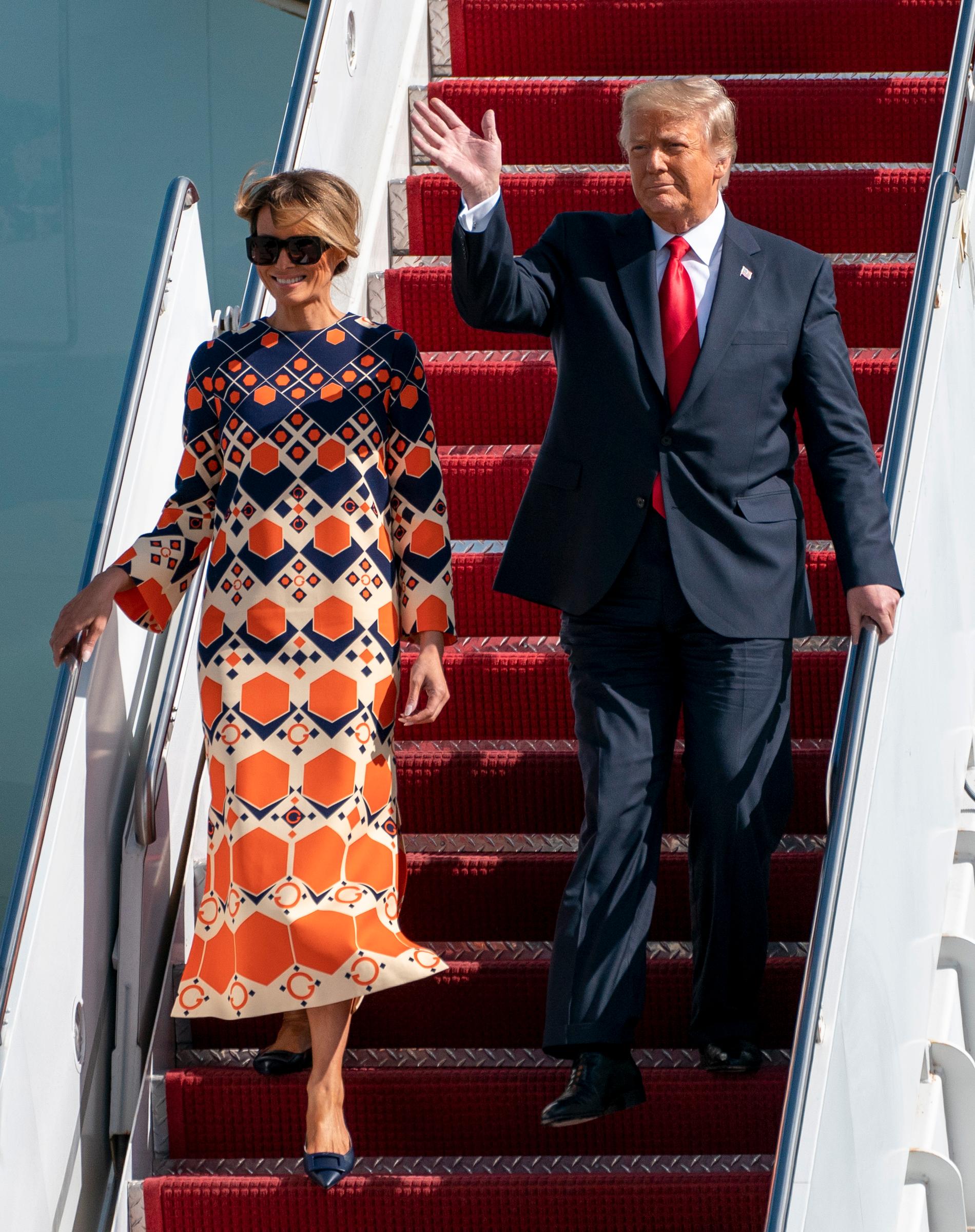 President Donald Trump och fru Melania anländer till West Palm Beach, Florida, för färd vidare mot Mar-a-Lago.