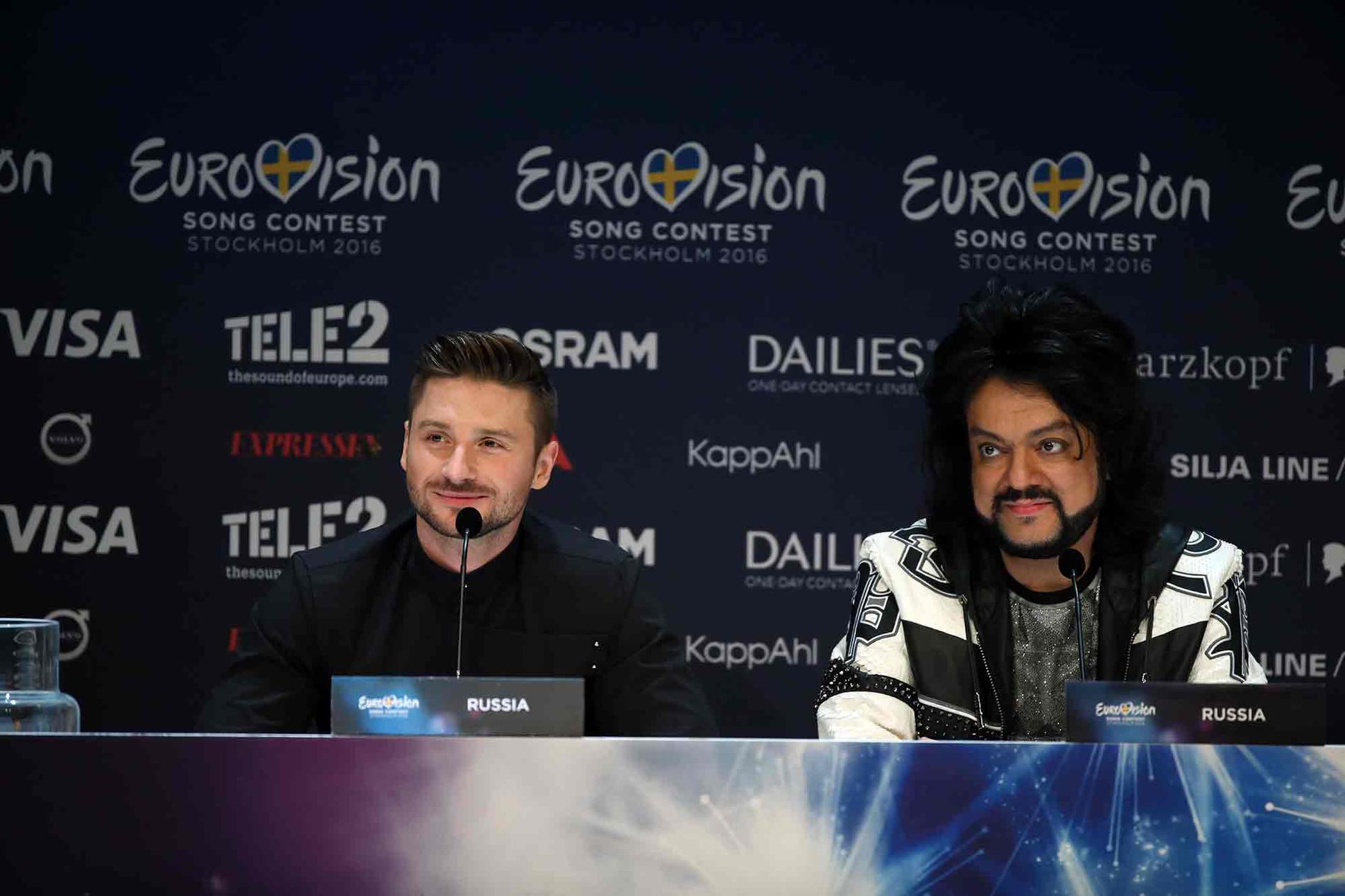 Sergey Lazarev (till vänster) och låtskrivaren Philip Kirkorov försökte lugna hbtq-publiken.