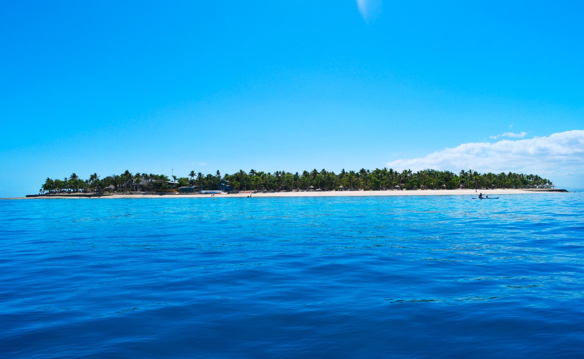 Fiji består av över 800 öar. På bilden syns Skattkammarön, Treasure Island.