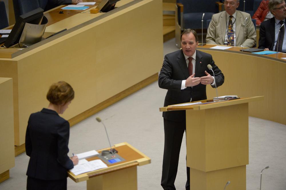 Det blev hetsigt direkt mellan statsminister Stefan Löfven och M-ledaren i partiledardebatten.