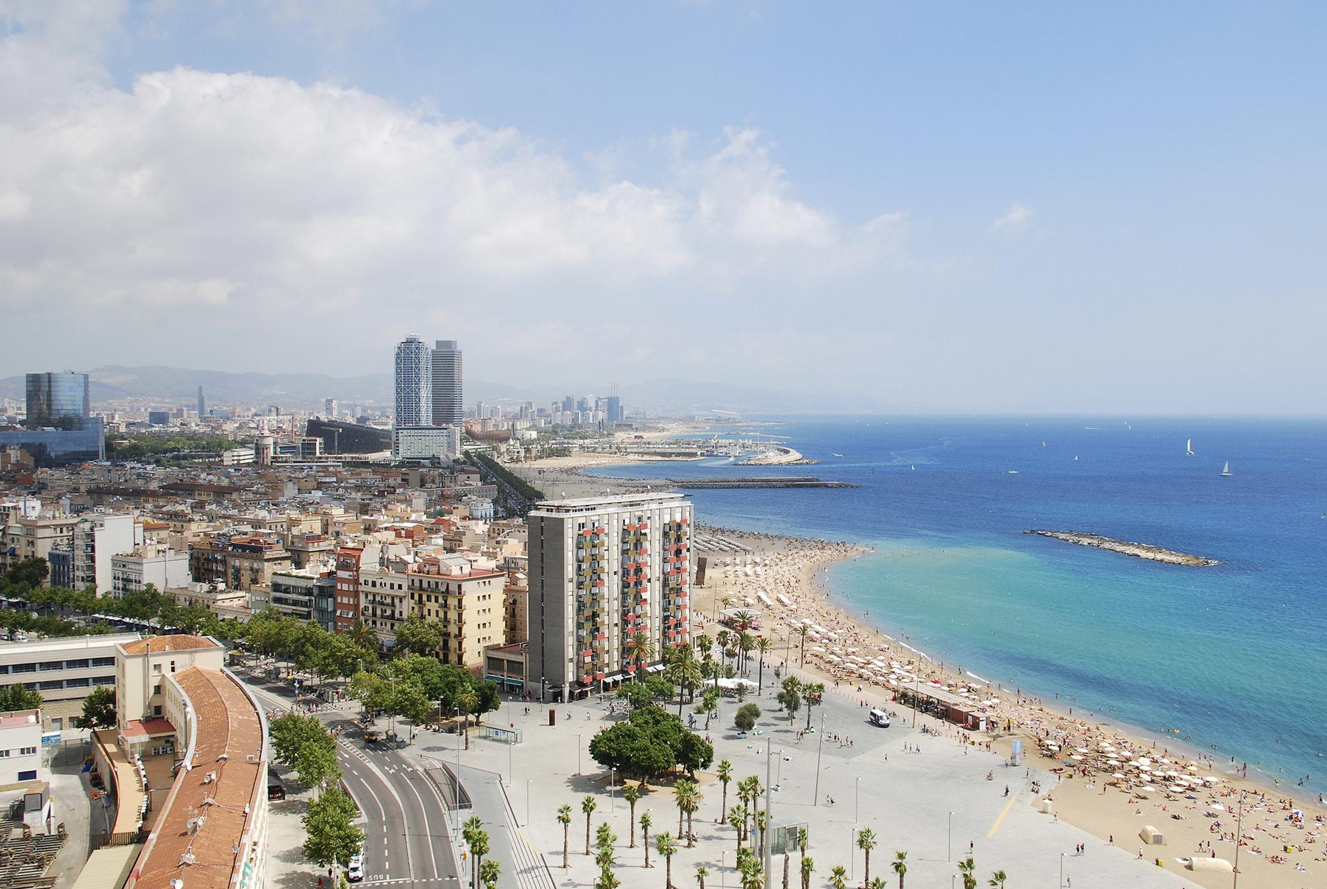 Barcelona bjuder på både storstad och strand.