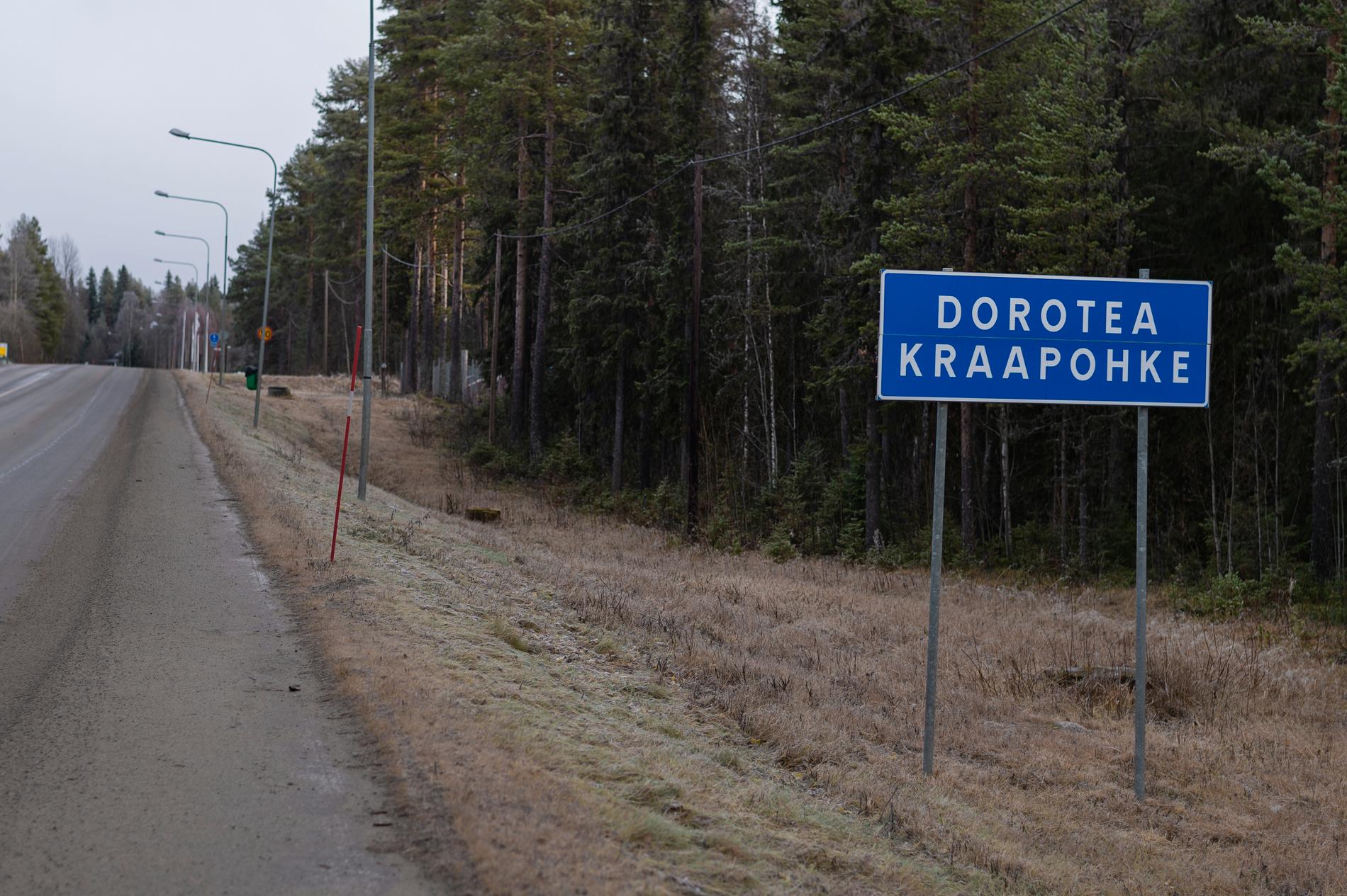 Dorotea har fått sitt namn efter Gustaf IV Adolfs drottning. Det samiska namnet Kraapohke betyder ”instängd sjö”.