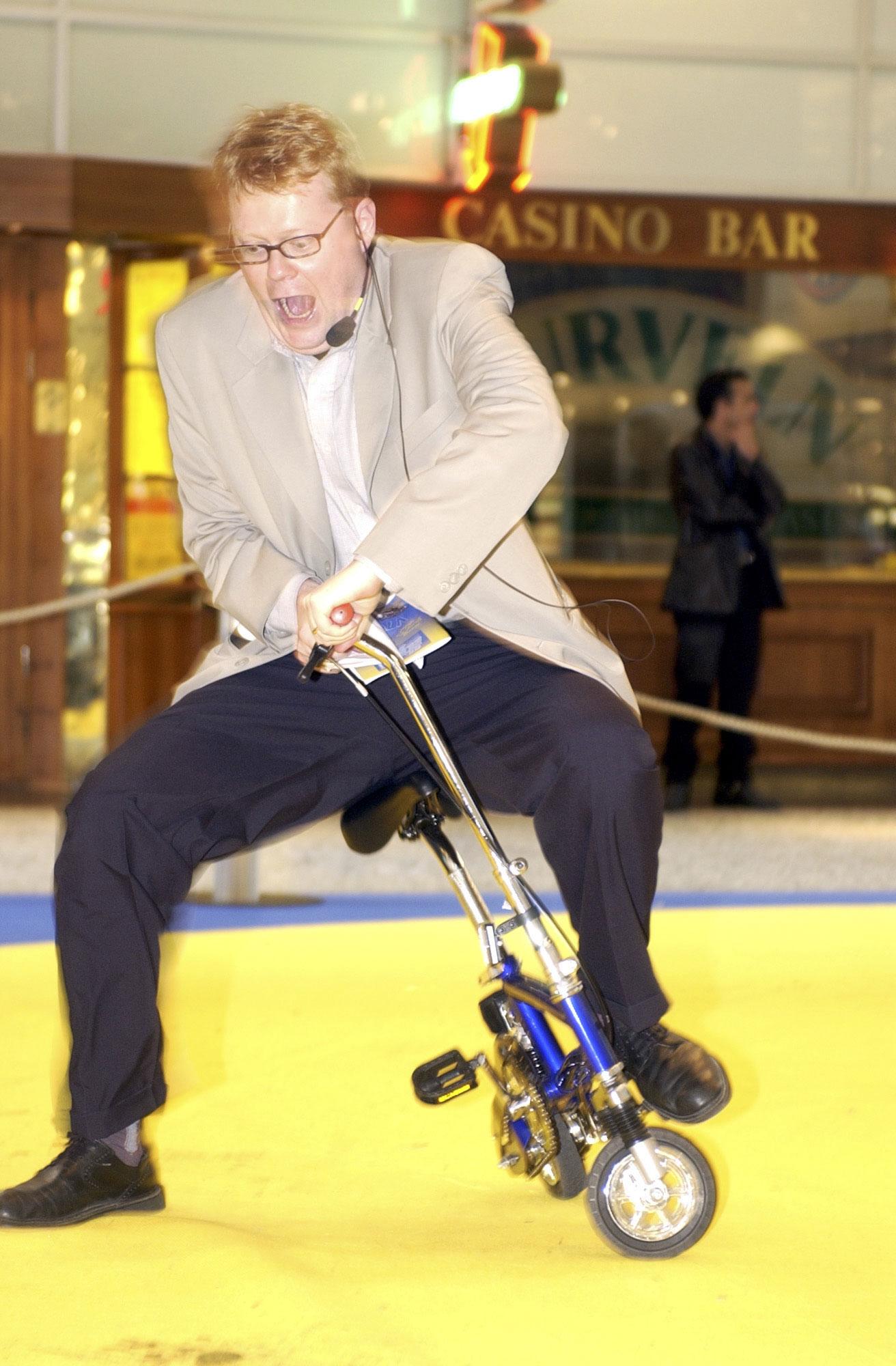 Göran spexar med cykel.