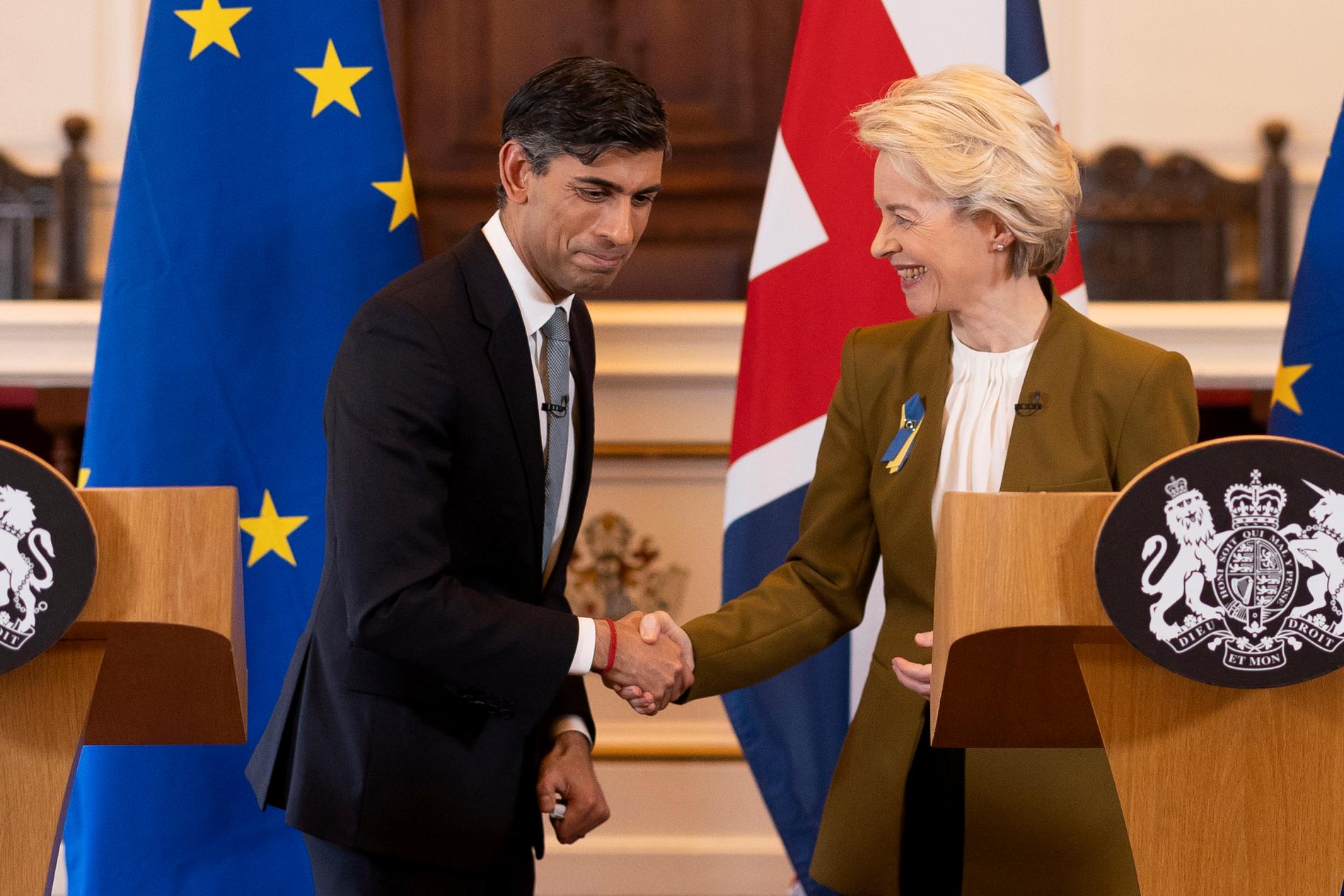 Storbritanniens premiärminister Rishi Sunak och EU-ordförande Ursula van der Leyen på ett möte under måndagen.