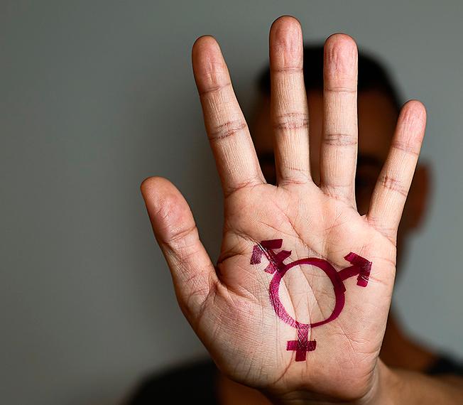 ”Transpersoners rättigheter och feminismens framtid är för viktig för att baseras på missförstånd och myter”, skriver tre debattörer och efterlyser en bred och stark feministisk rörelse som solidariserar sig med utsatta grupper.