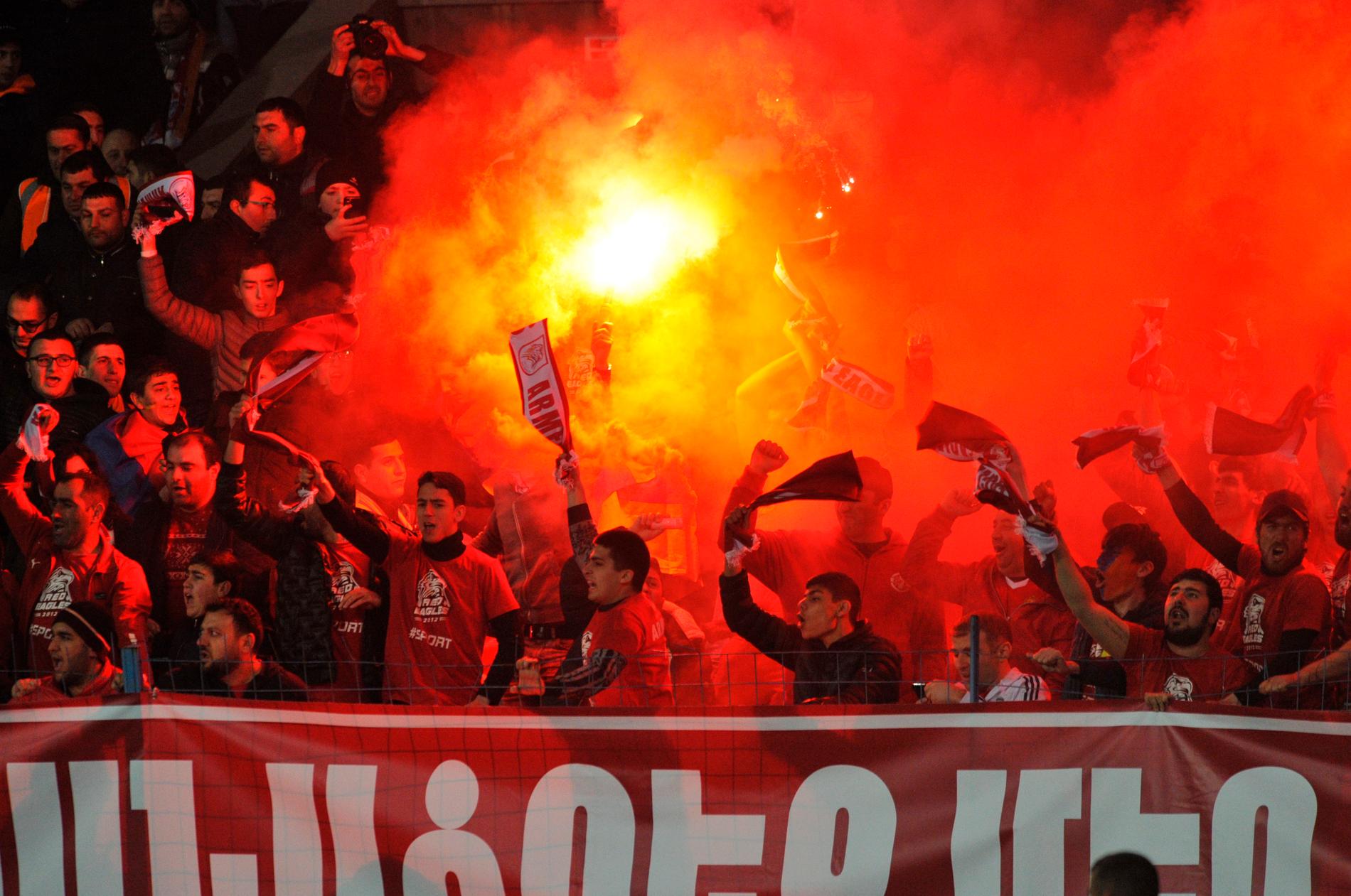 Armeniska fans under en av lagets hemmamatcher