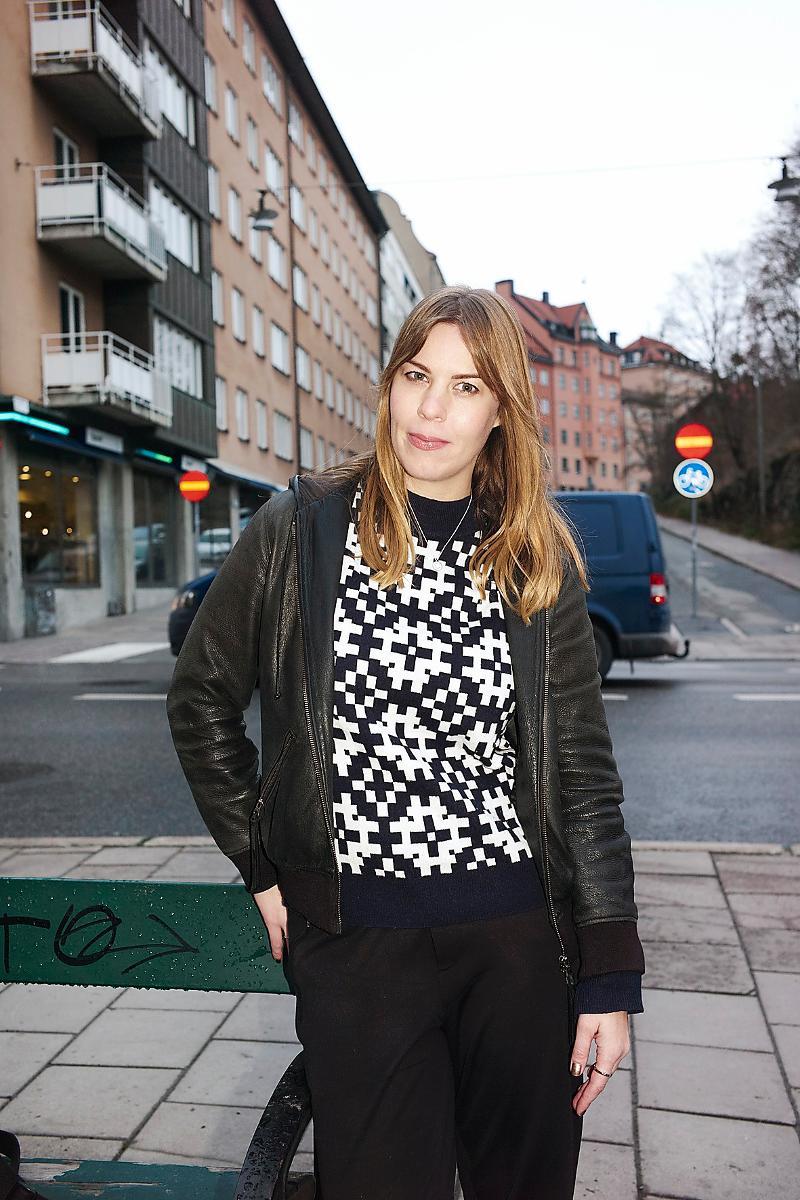 Caroline Hainer är uppvuxen i Stockholmsförorten Hagsätra.