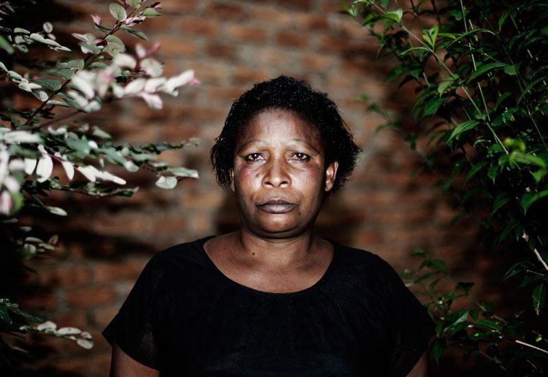 ”Efter kidnappningen har min man kastat ut mig och skaffat en ny fru”, säger  Faida, 40 år.