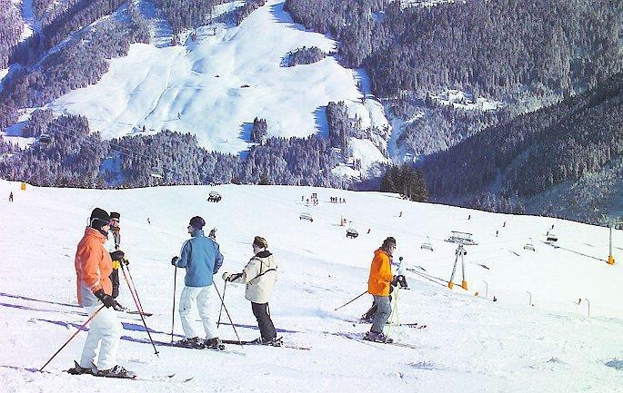 Den svenska familjen var på skidsemester i Saalbach i Österrike.
