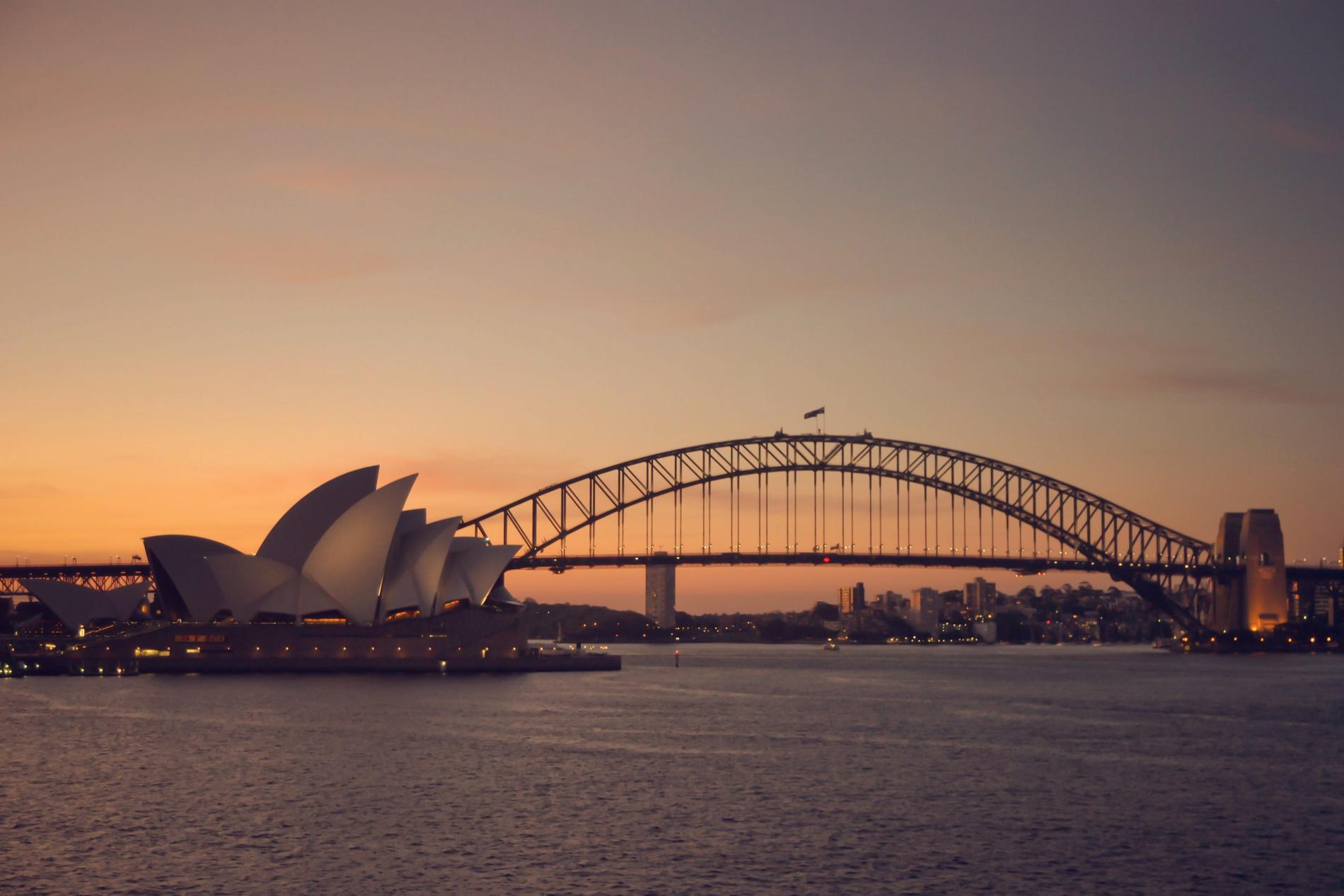 Kvarlevorna efter den brittiske sjökapten som var den första som seglade runt Australien har hittats. Bilden är från Australiens största stad Sydney.