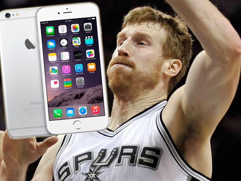 Matt Bonner, San Antonio Spurs skadade sig på sin nya iPhone 6 Plus.