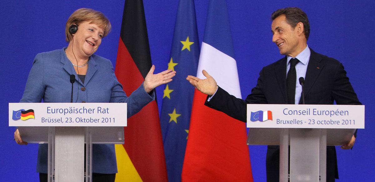 Tysklands förbundskansler Angela Merkel och Frankrikes president Nicolas Sarkozy vid en presskonferens under EU-toppmötet.