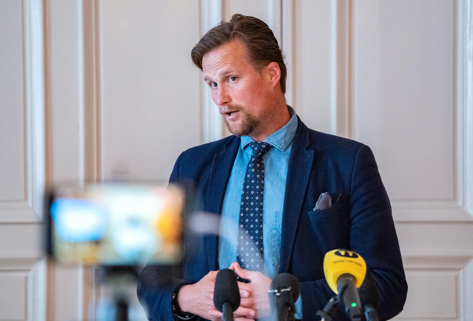 Skånes regionråd Carl Johan Sonesson (M) under en presskonferens. Aerkivbild.