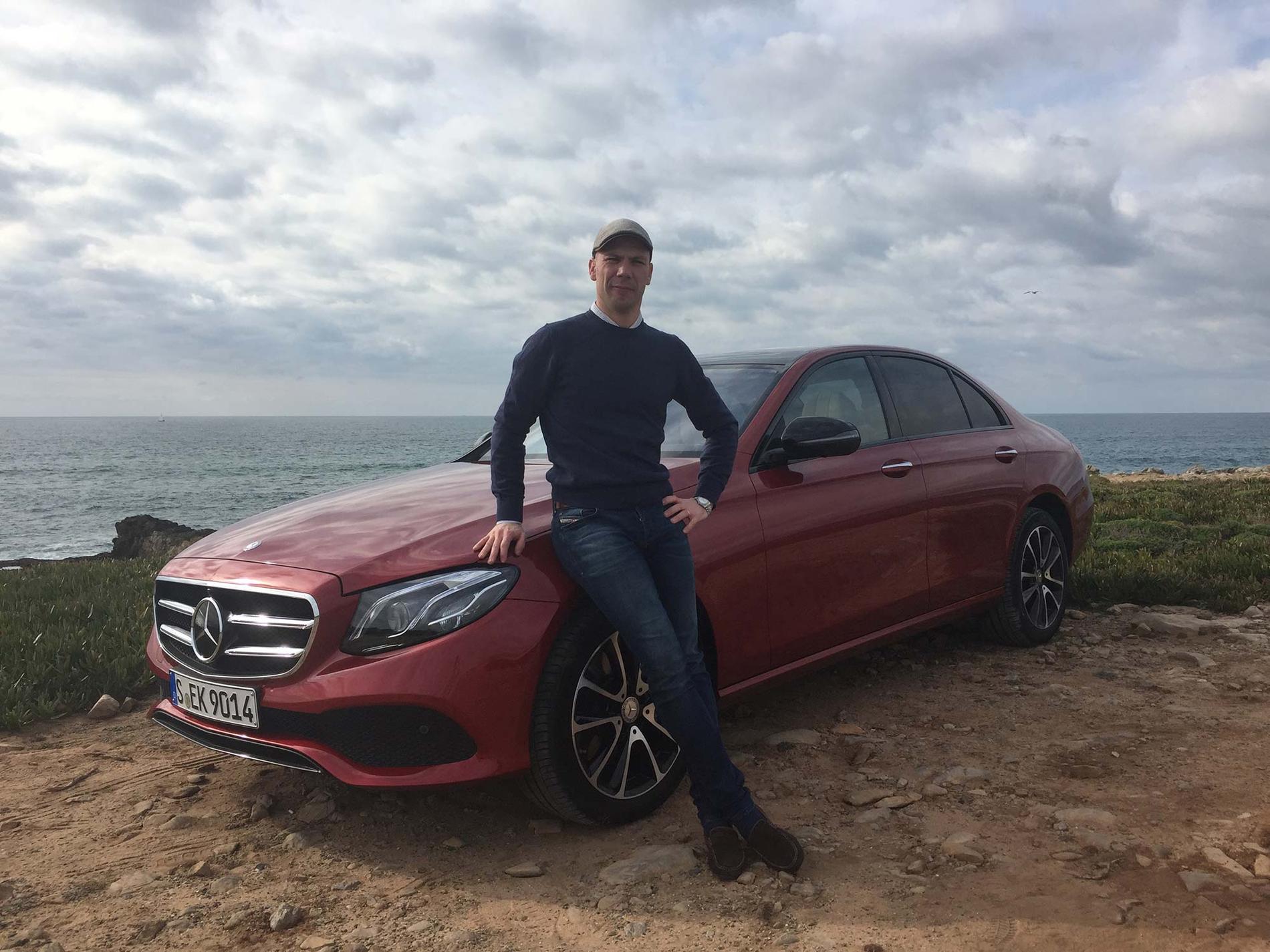 Aftonbladet Bils reporter Felix Björklund provkör Mercedes nya E-klass i Estoril.