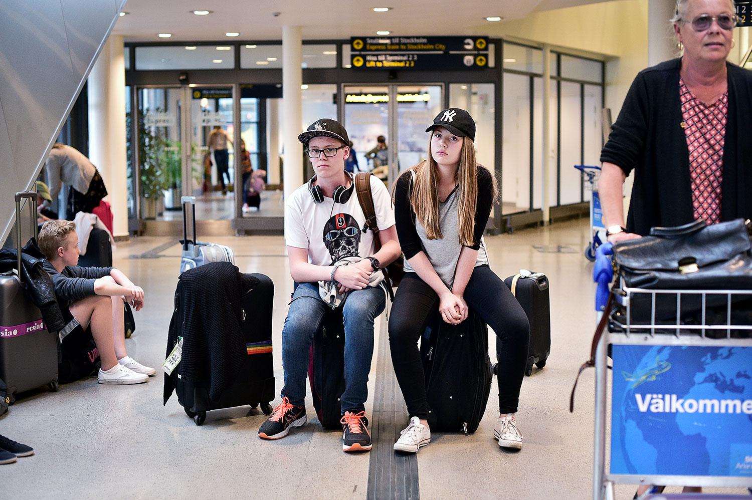 Natalie Linderoth, 14, och Isak Olofsson, 14, kom just hem till Sverige från Bulgarien.