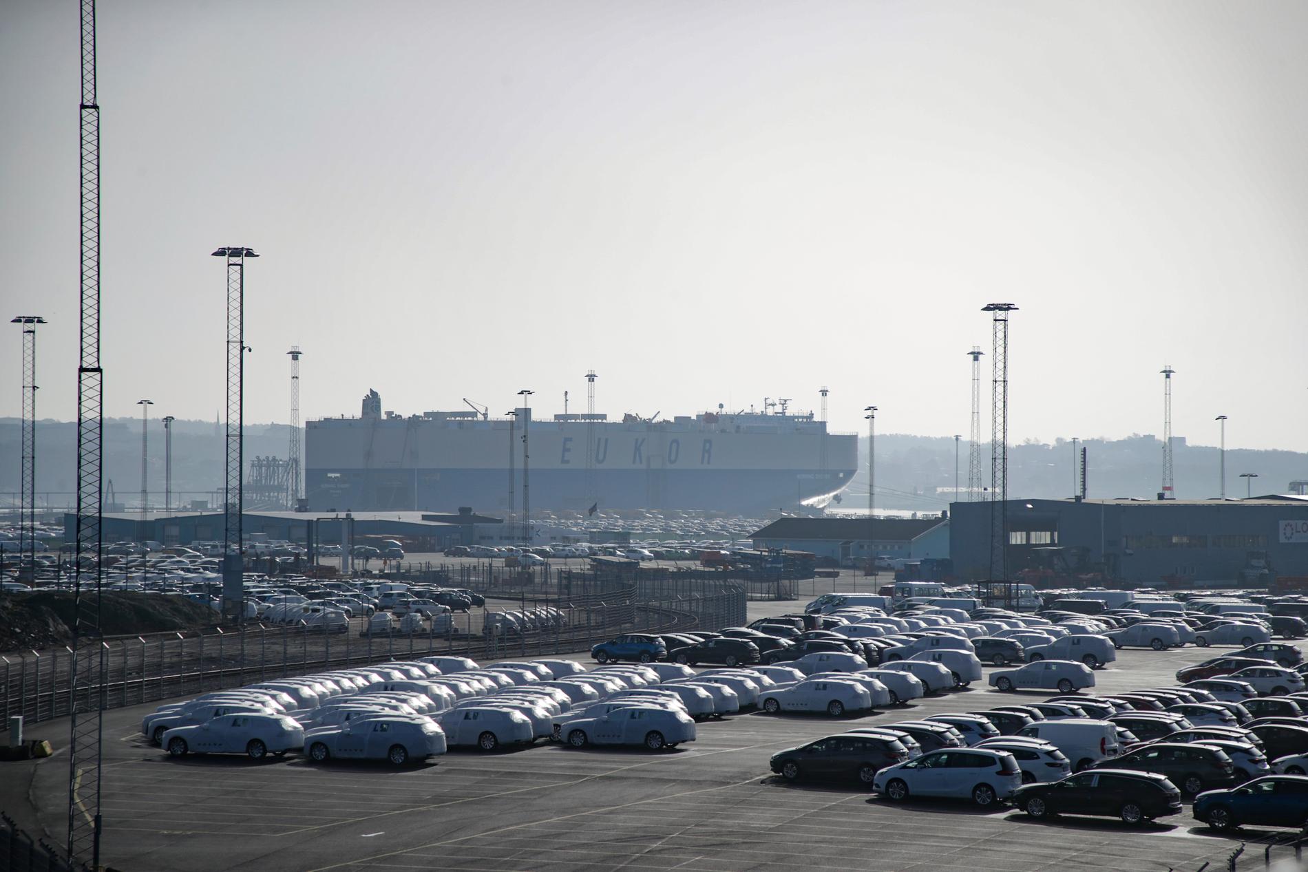 Från och med idag är det stopp för bilar från Tesla i hamnarna i Göteborg, Malmö, Trelleborg och Södertälje.