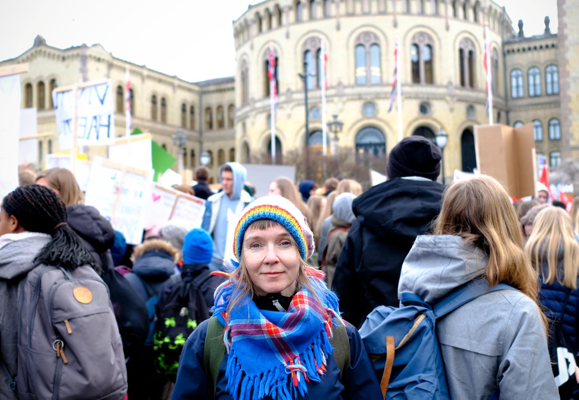 Monica Marcella Kjärstad sa upp sig från sitt jobb som lärare. Hon ville inte vara en del av skolan som gav eleverna frånvaro för att ha demonstrerat för klimatet. 