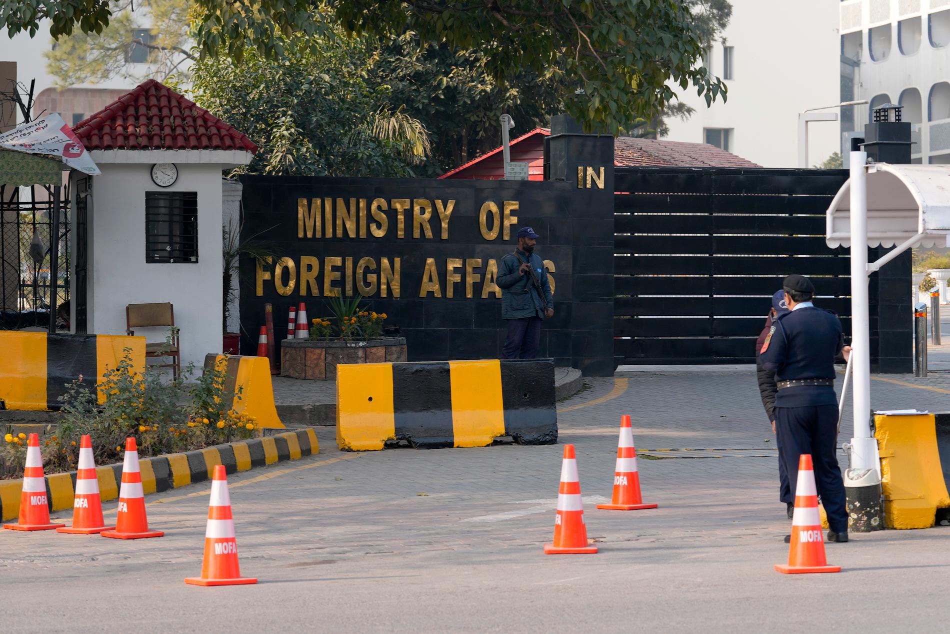 Vakter utanför utrikesdepartementet i Islamabad.