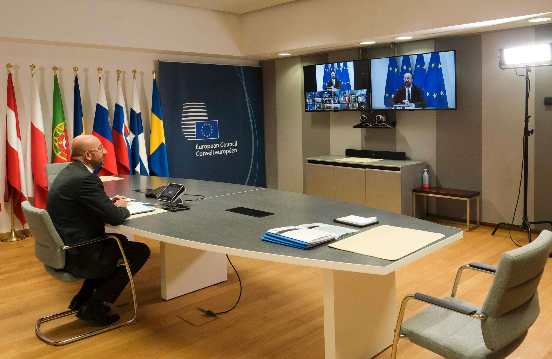EU:s permanente rådsordförande Charles Michel har fått nöja sig med att leda webbtoppmöten sedan coronakrisen inleddes. Men den 17-18 juli ska ledarna försöka samlas "på riktigt" i Bryssel. Arkivfoto.