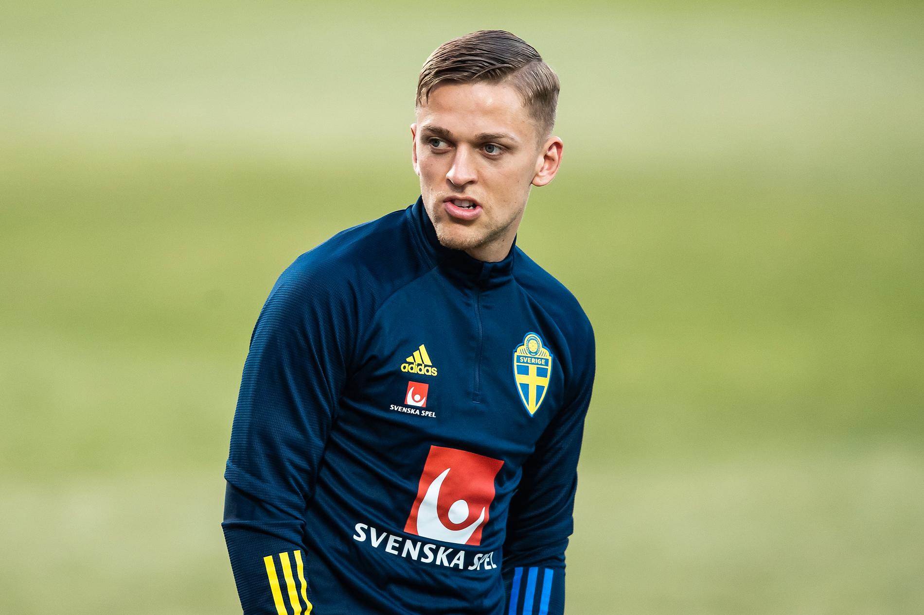 Jesper Karlsson får chansen från start i Sveriges träningslandskamp mot Estland. 