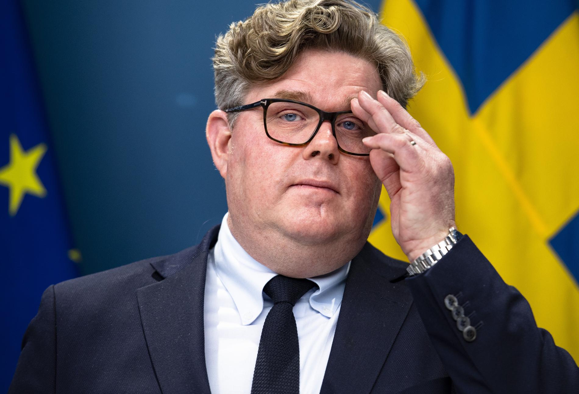 Justitieminister Gunnar Strömmer (M) lägger fram ogenomtänkta förslag för att  framstå som handlingskraftig, menar Eric Rosén  