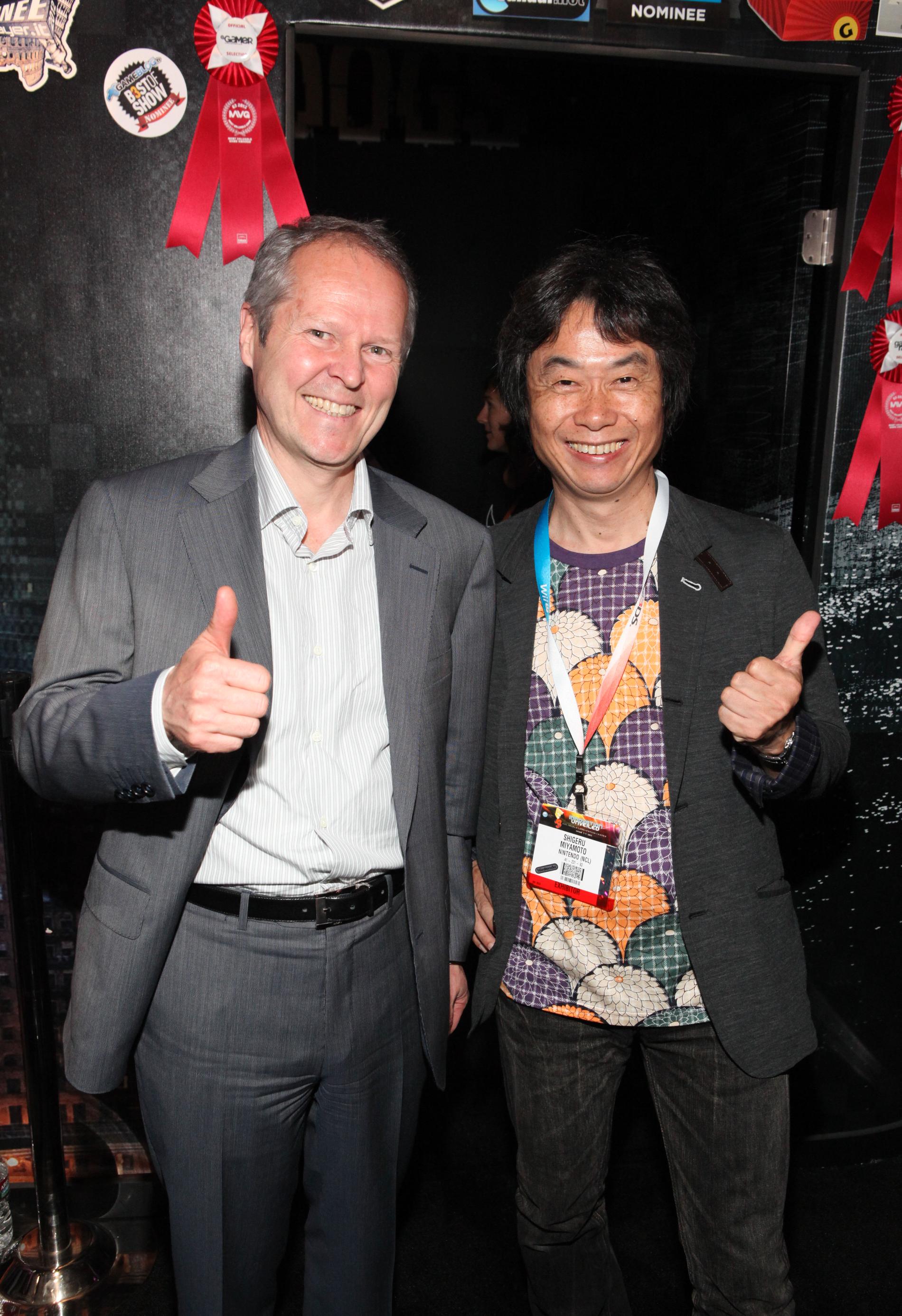 Ubisofts vd Yves Guillemot med Nintendos legendariska spelskapare Shigeru Miyamoto.