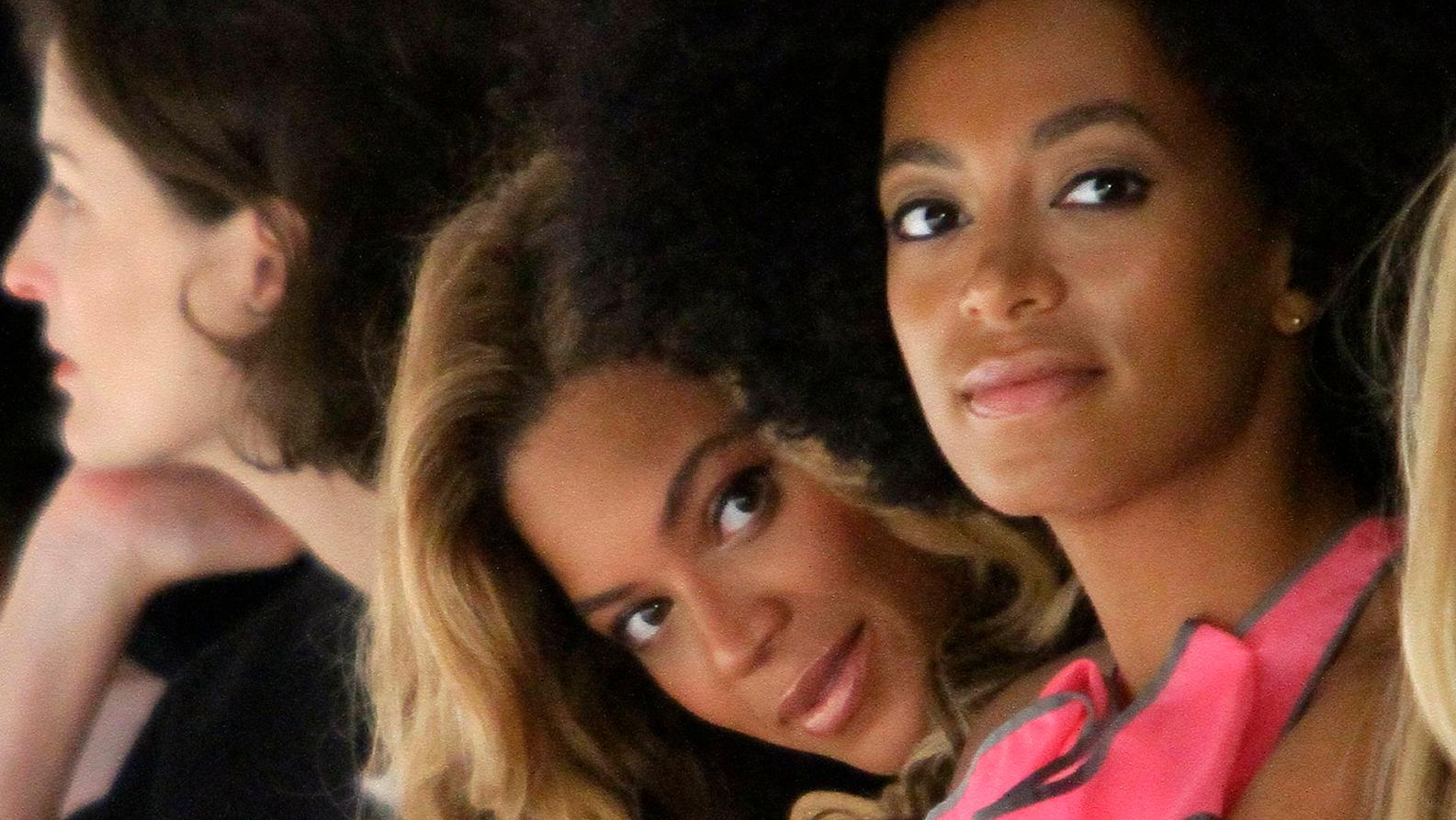 Systrarna Beyoncé och Solange Knowles.