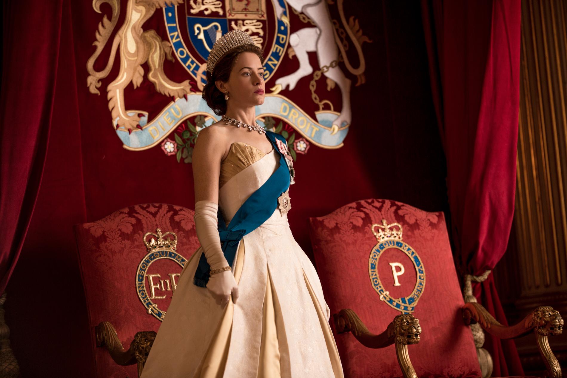 Claire Foy som den yngre drottning Elizabeth.