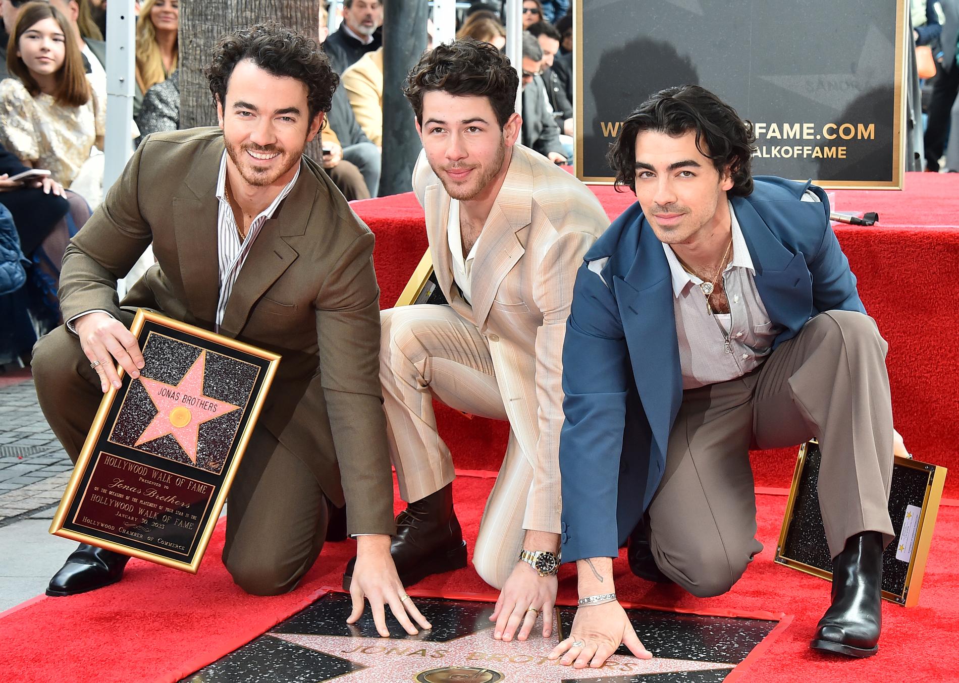 Jonas Brothers tog emot en stjärna på Hollywood walk of fame