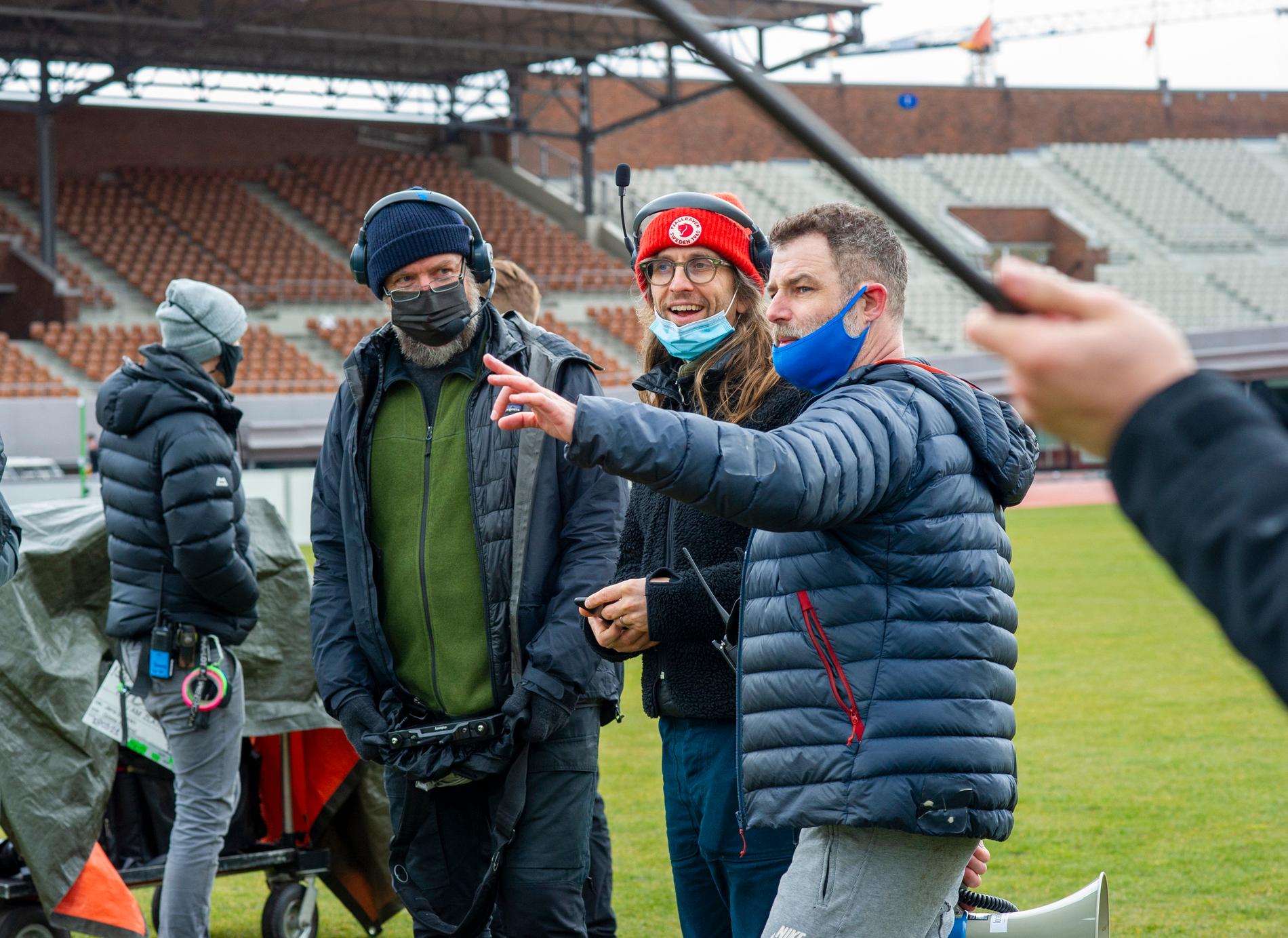 Filmfotografen Gösta Reiland och regissören Jens Sjögren har hjälp av regissören och koreografen Jens Östberg för att få det rätta stuket på fotbollsscenerna i filmen om Zlatan Ibrahimovics uppväxt.