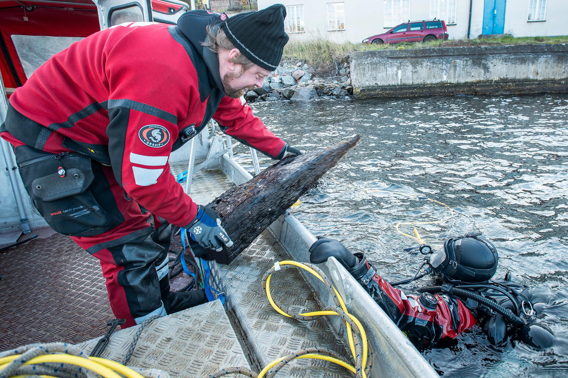 Ett örlogsfartyg från 1600-talet har hittats i vattnet utanför Vaxholm.