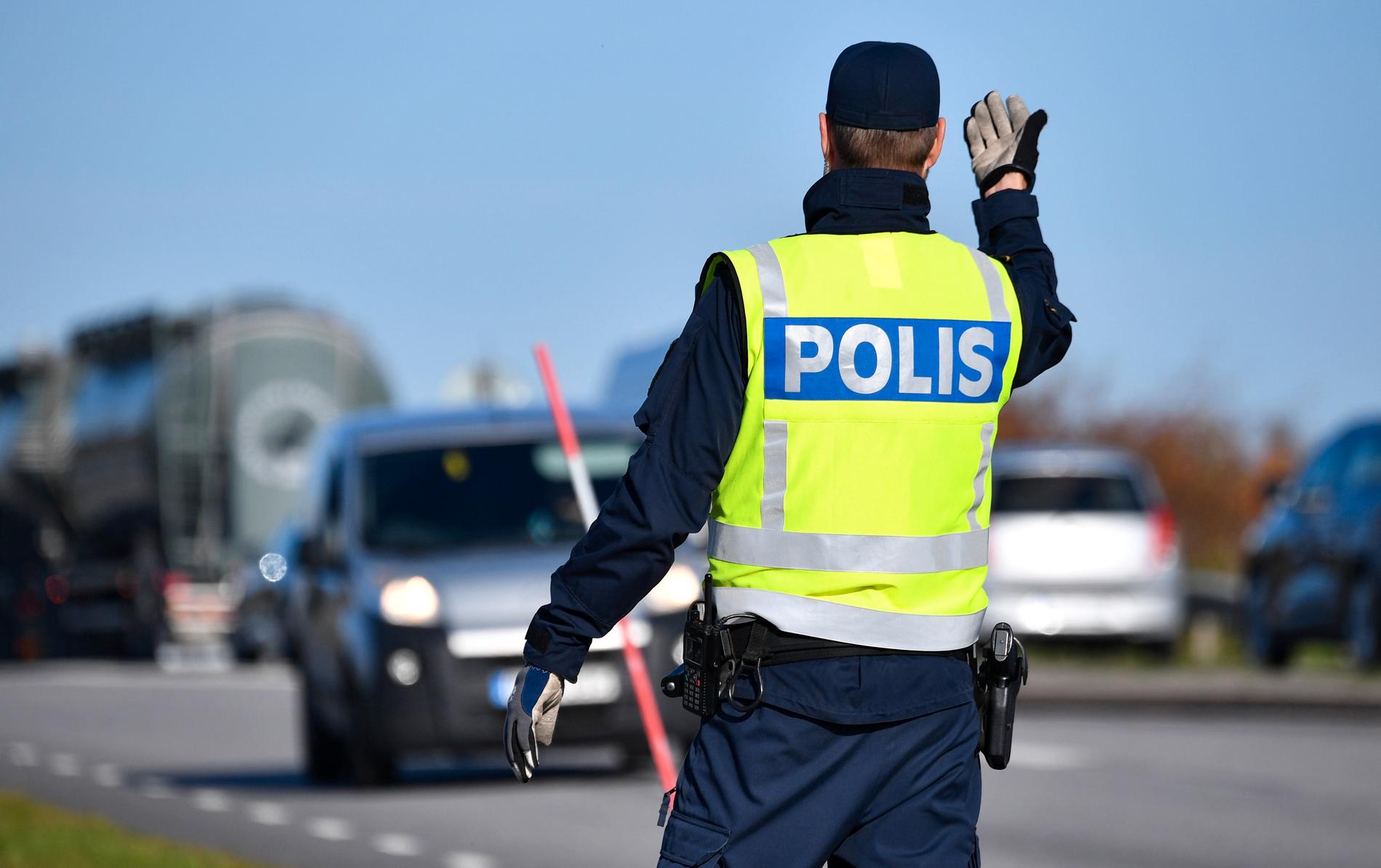 Alla polisregioner i Sverige ska snart kunna skriva ut ordningsböter digitalt genom en app i mobilen. Arkivbild.