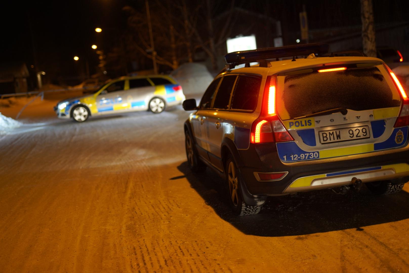 En man sköts till döds och två andra skadades i en skottlossning i Östra Ersboda i Umeå.