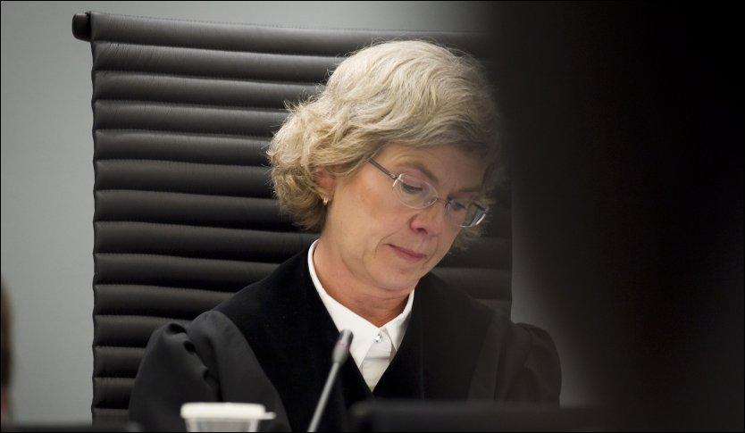 Till och med rättens ordförande Wenche Elisabeth Arntzen fick torka sina tårar när rätten gick igenom dödsoffren på Utøya.