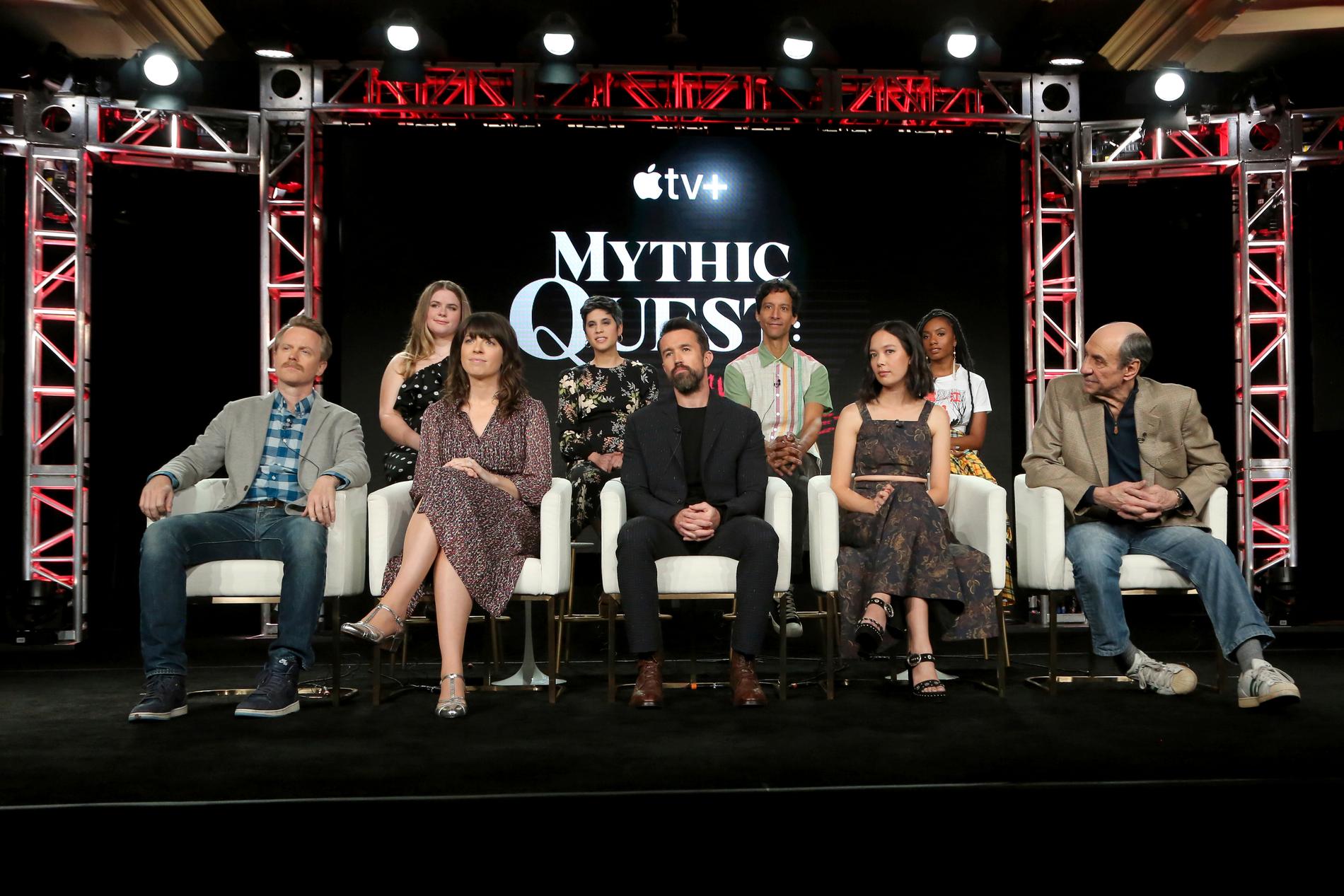 "Mythic quest"-ensemblen vid en panel i januari 2020. Arkivbild.