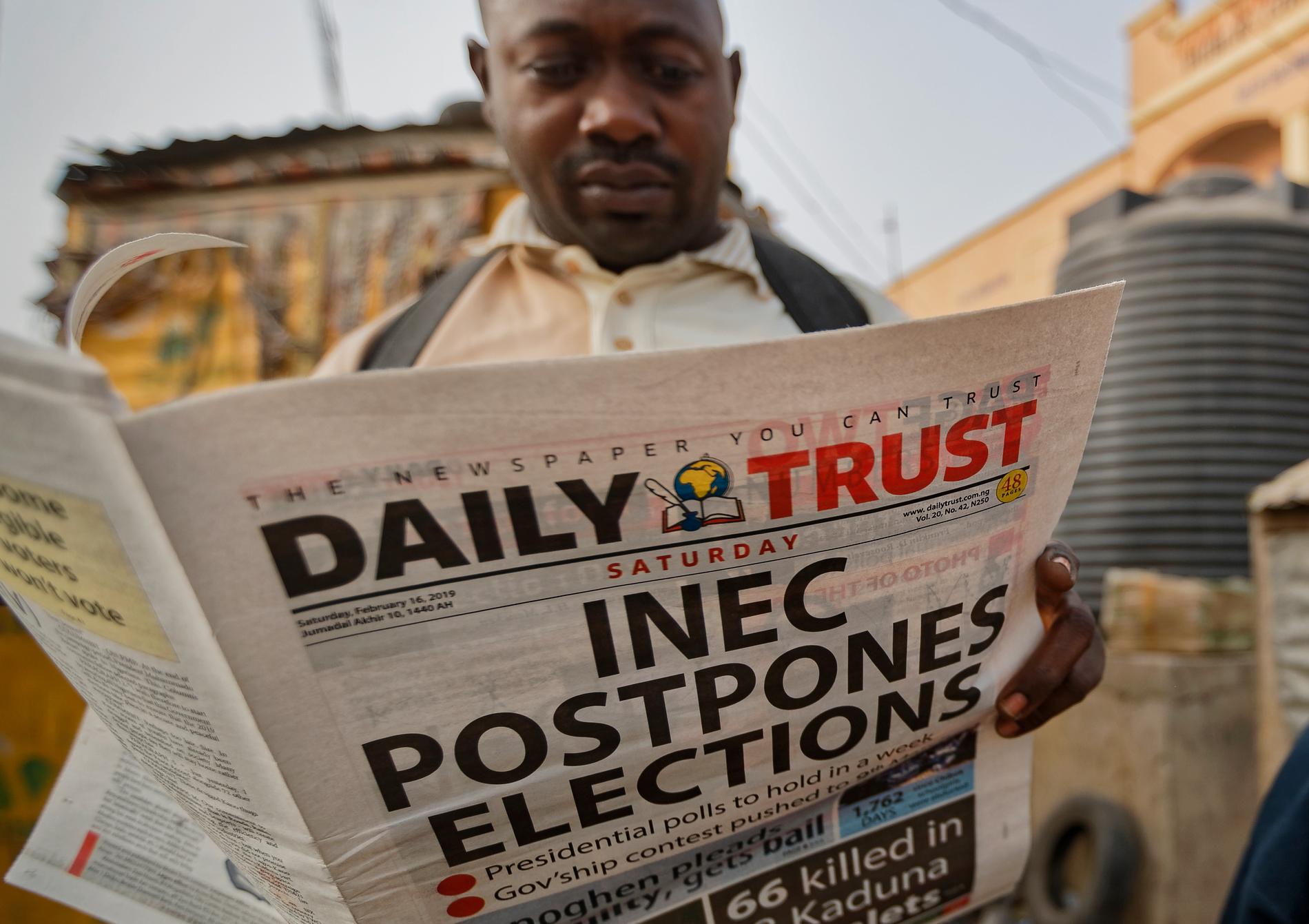 En tidning har lyckats få med nyheten om att valet skjuts upp i sin sena upplaga.