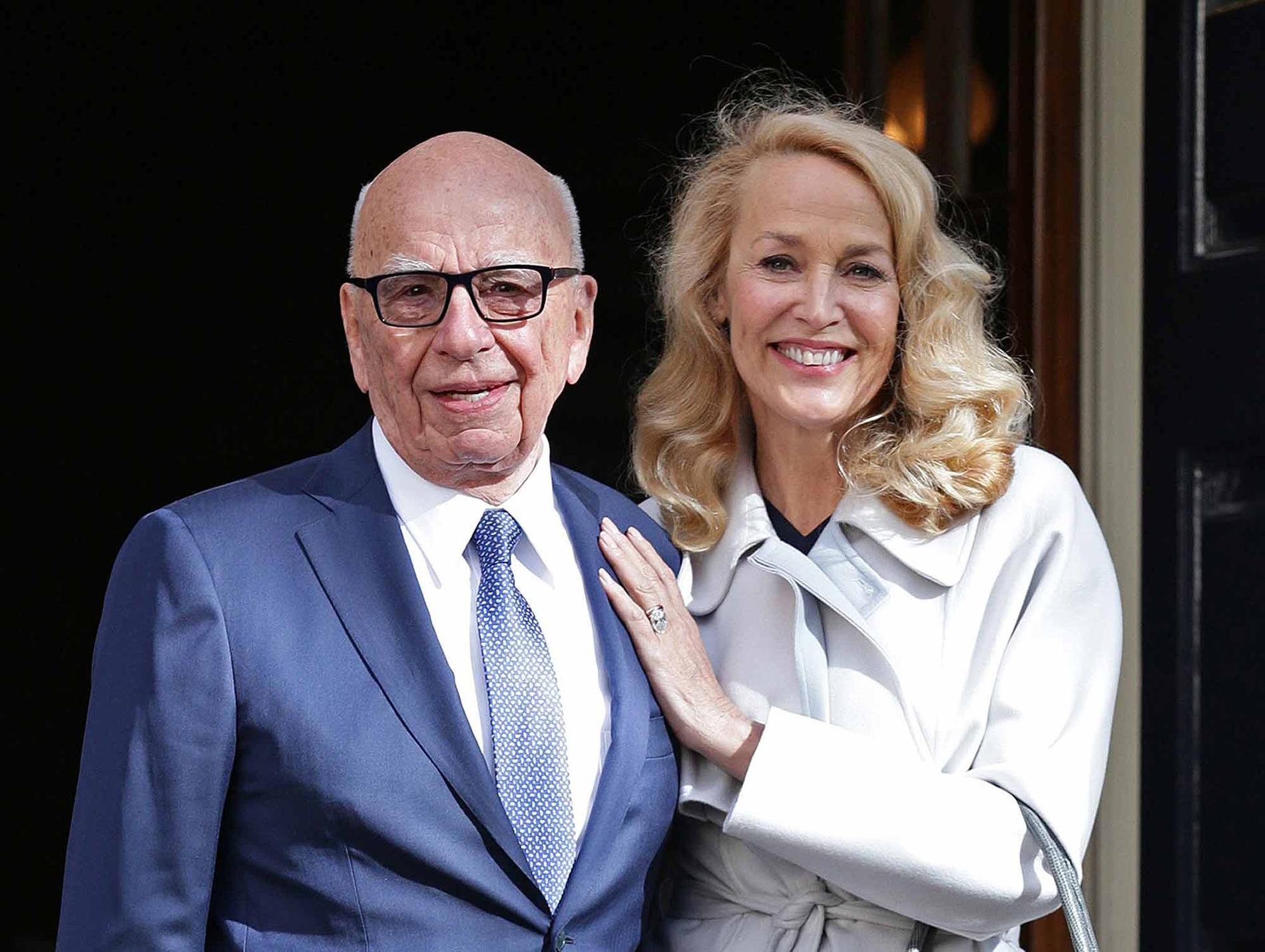 Rupert Murdoch, 84, och Jerry Hall, 59, strålade efter vigseln i London.