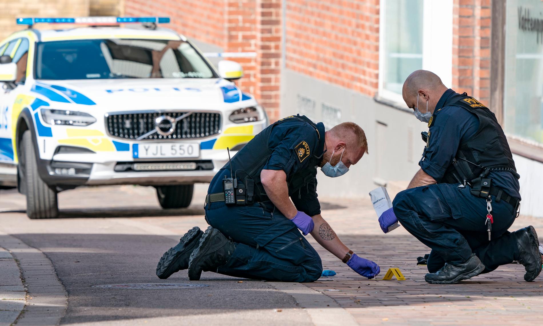 På tisdagen knivskars en kvinna svårt på öppen gata I Helsingborg