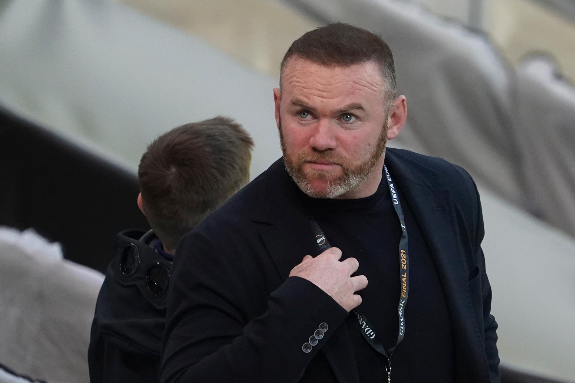 Wayne Rooney är huvudtränare i Derby. 